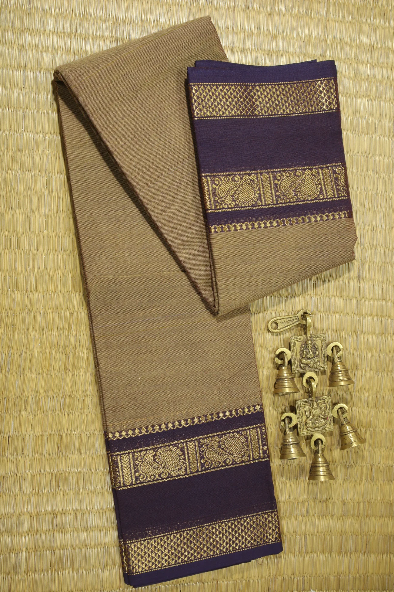 brown-peacock-bavanji-border-malarkodi-saree-mk007373-a