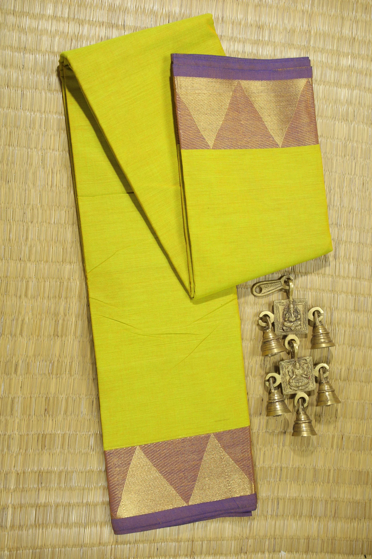 lime-green-temple-malarkodi-saree-mk007707-a