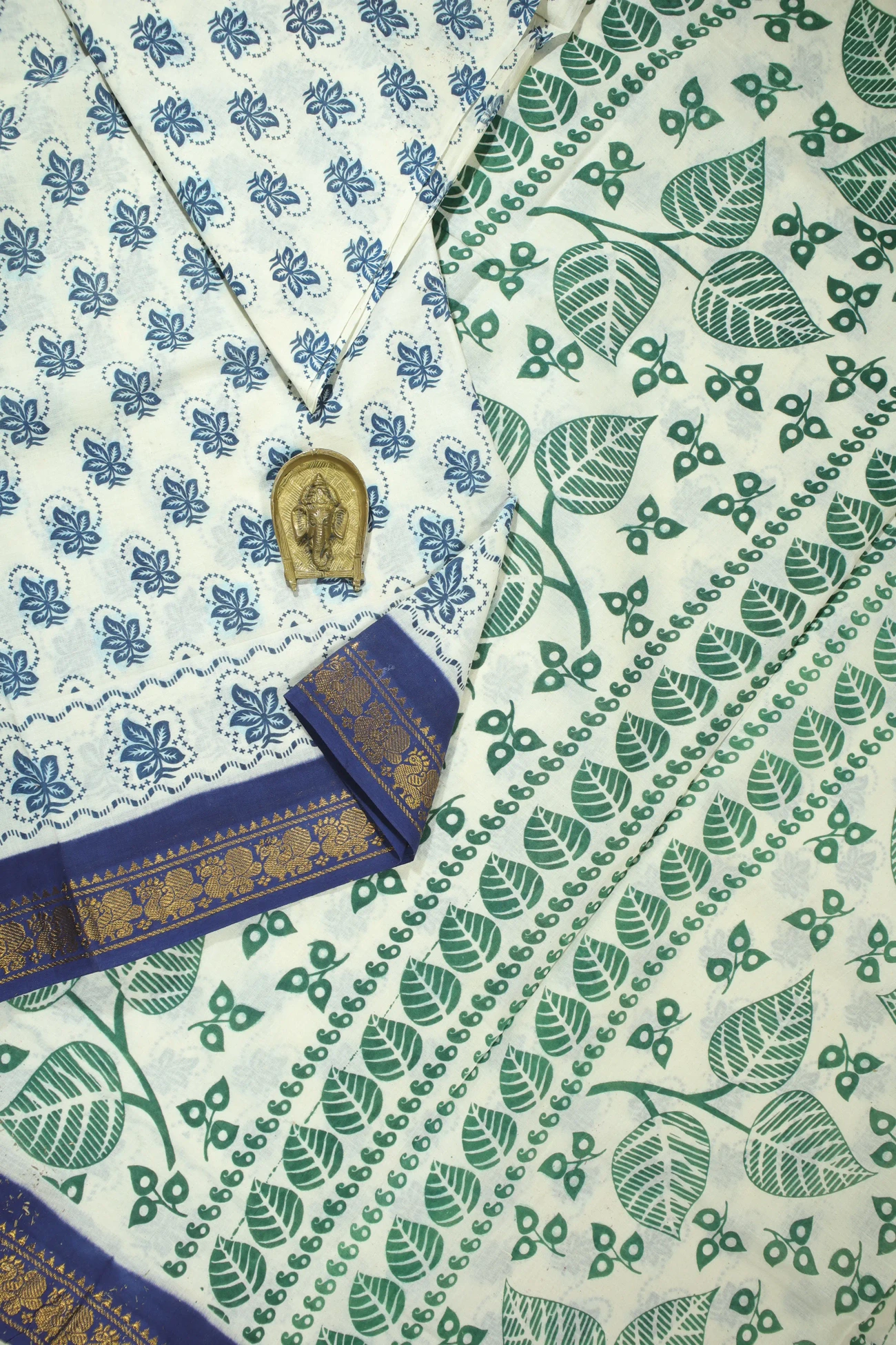 white-peacock-madurai-sungudi-saree-ss005505-a