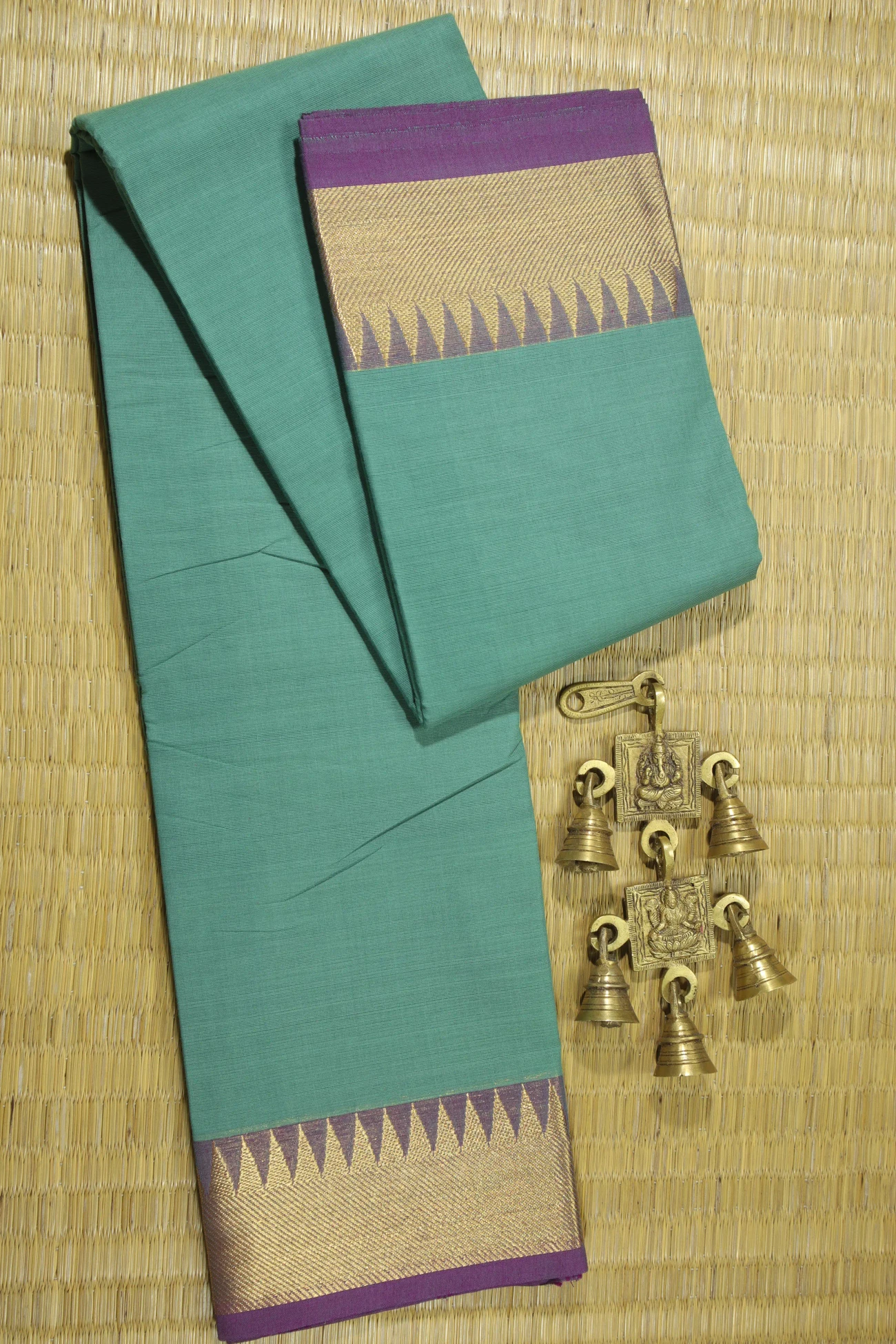 green-temple-malarkodi-saree-mk007497-a