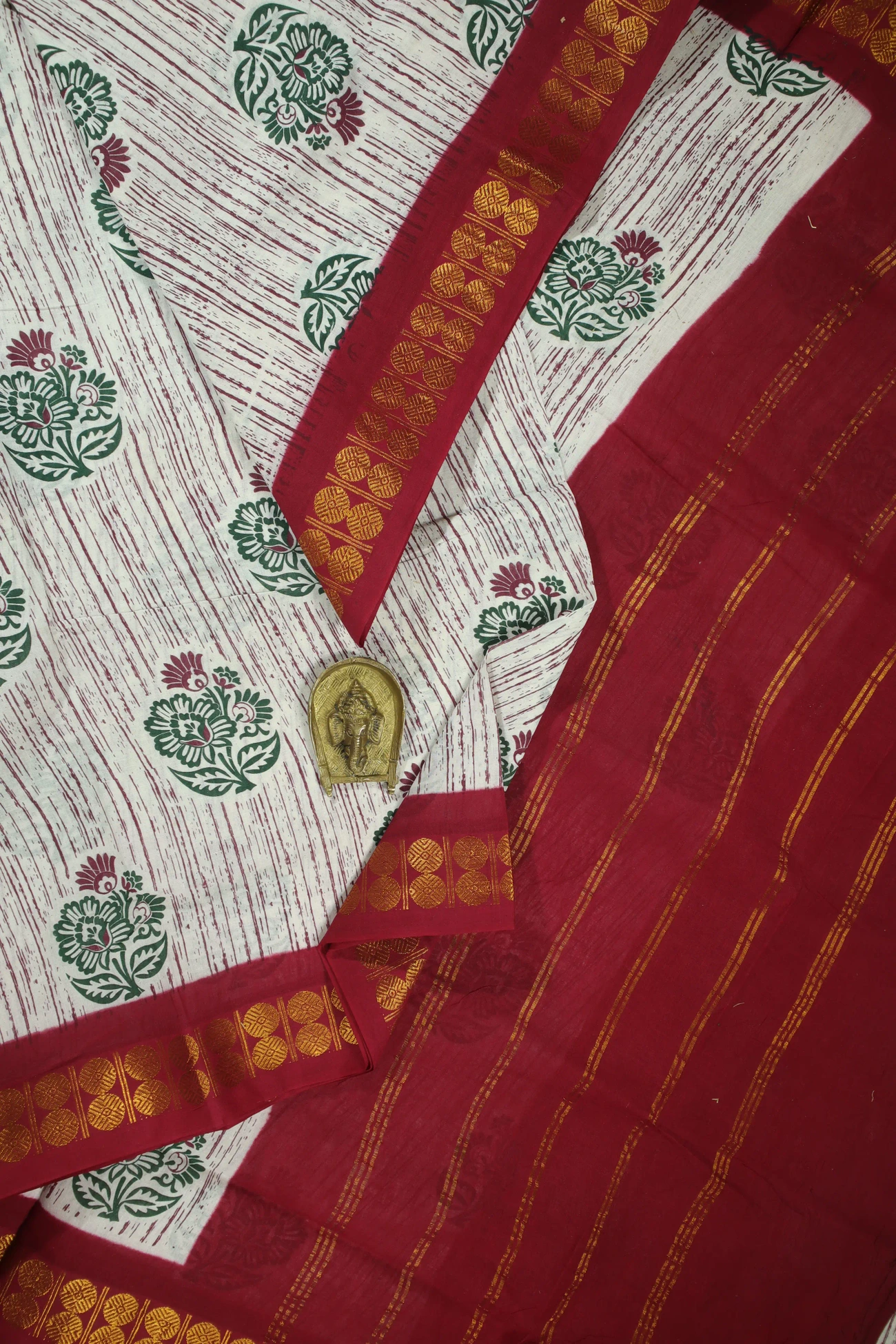 white-flower-ruthratcham-madurai-sungudi-saree-ss005465-a