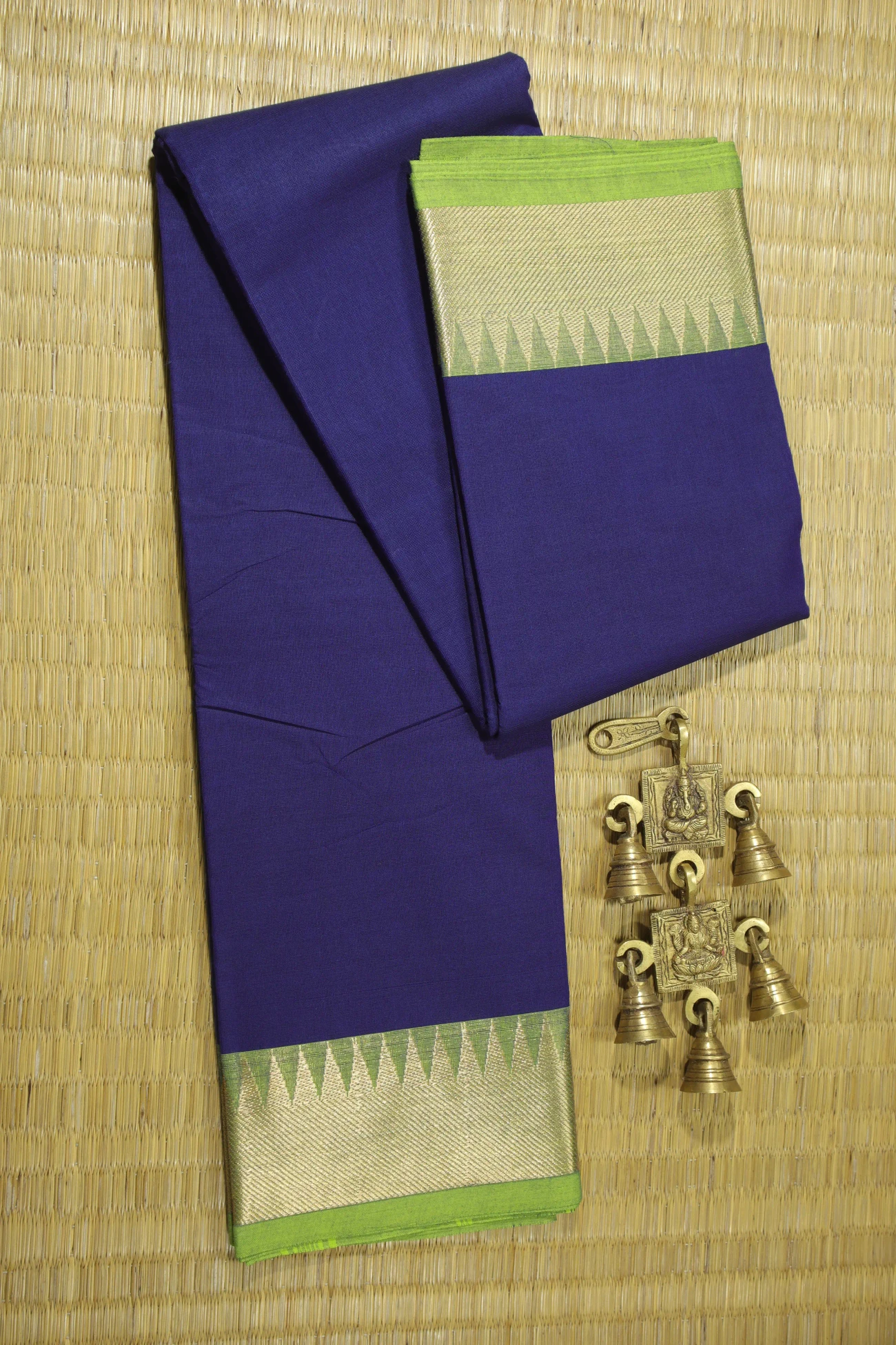 navy-temple-malarkodi-saree-mk007488-a