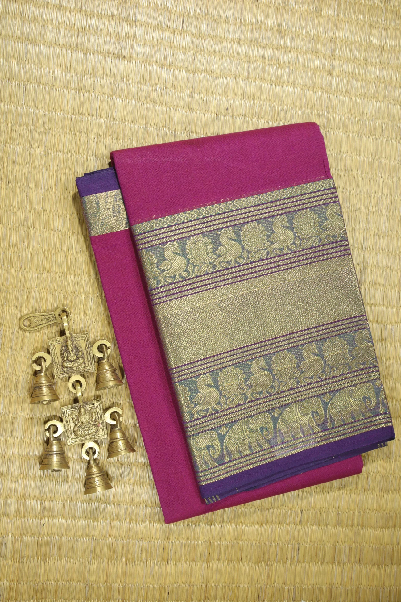 magenta-peacock-elephant-malarkodi-saree-mk007722-b