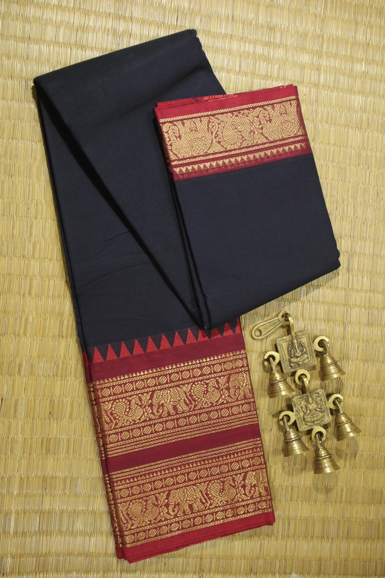 black-peacock-elephant-malarkodi-saree-mk007424-a