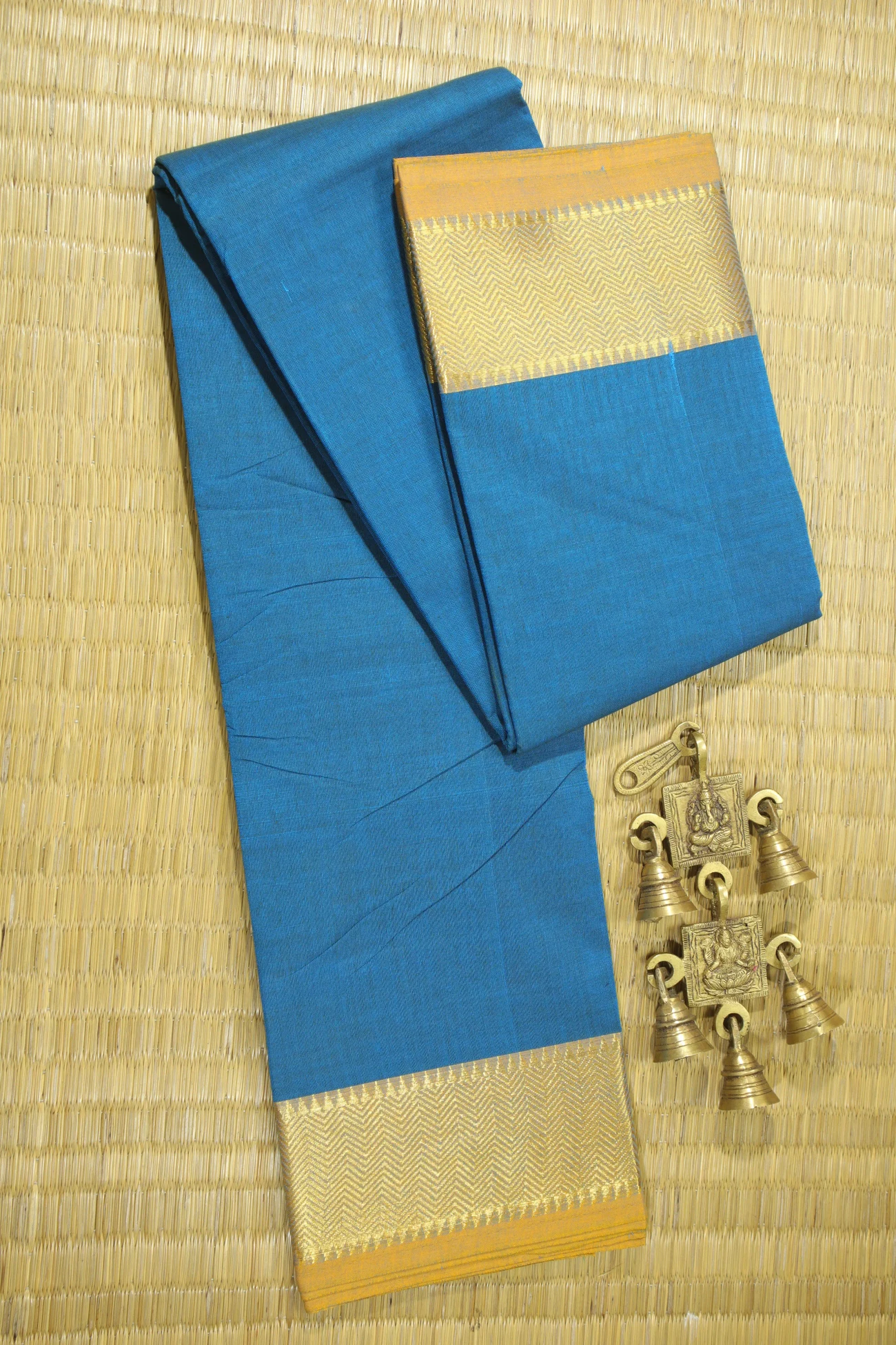 royal-blue-temple-malarkodi-saree-mk007695-a