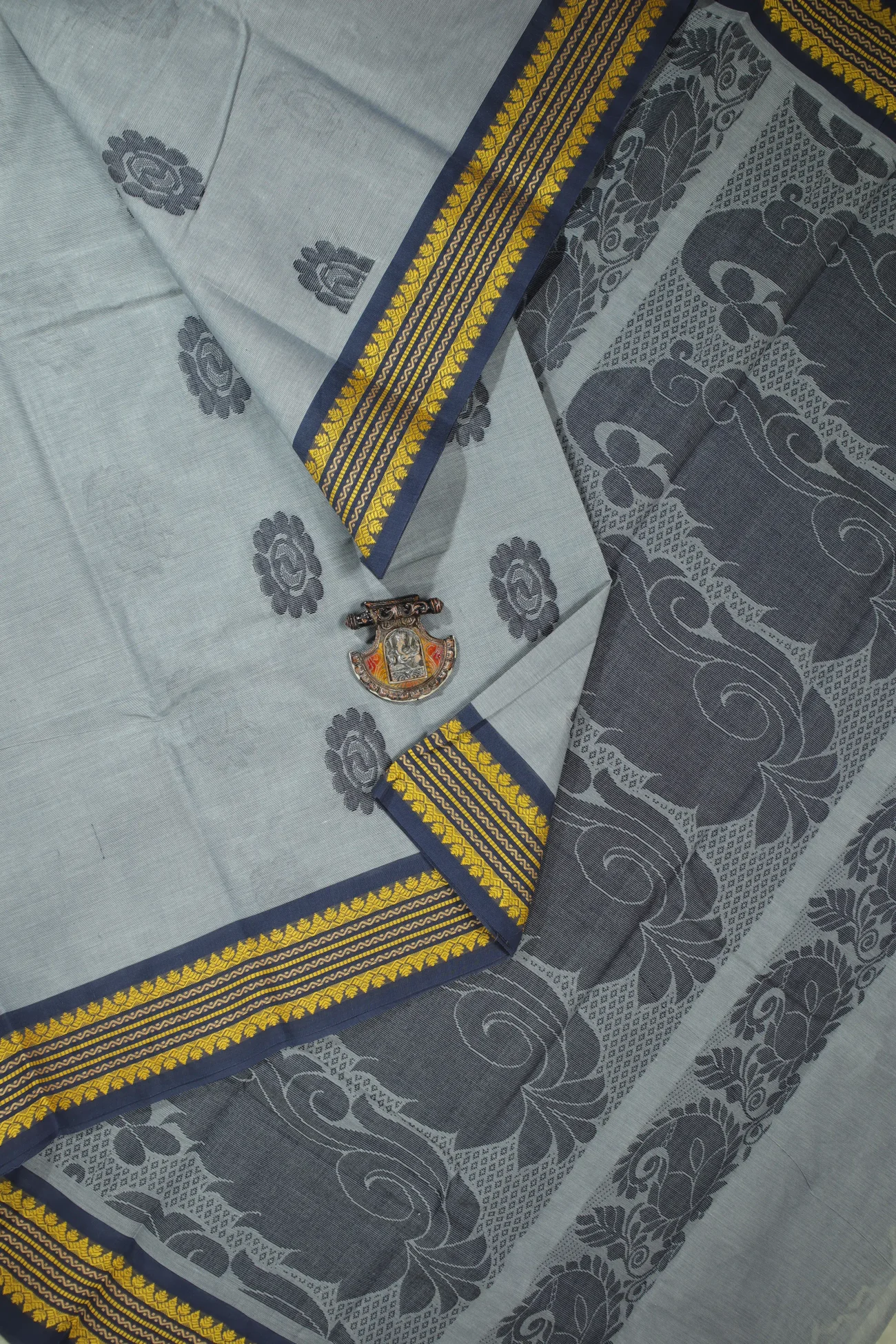 gray-flower-coimbatore-cotton-saree-cbe000107-a