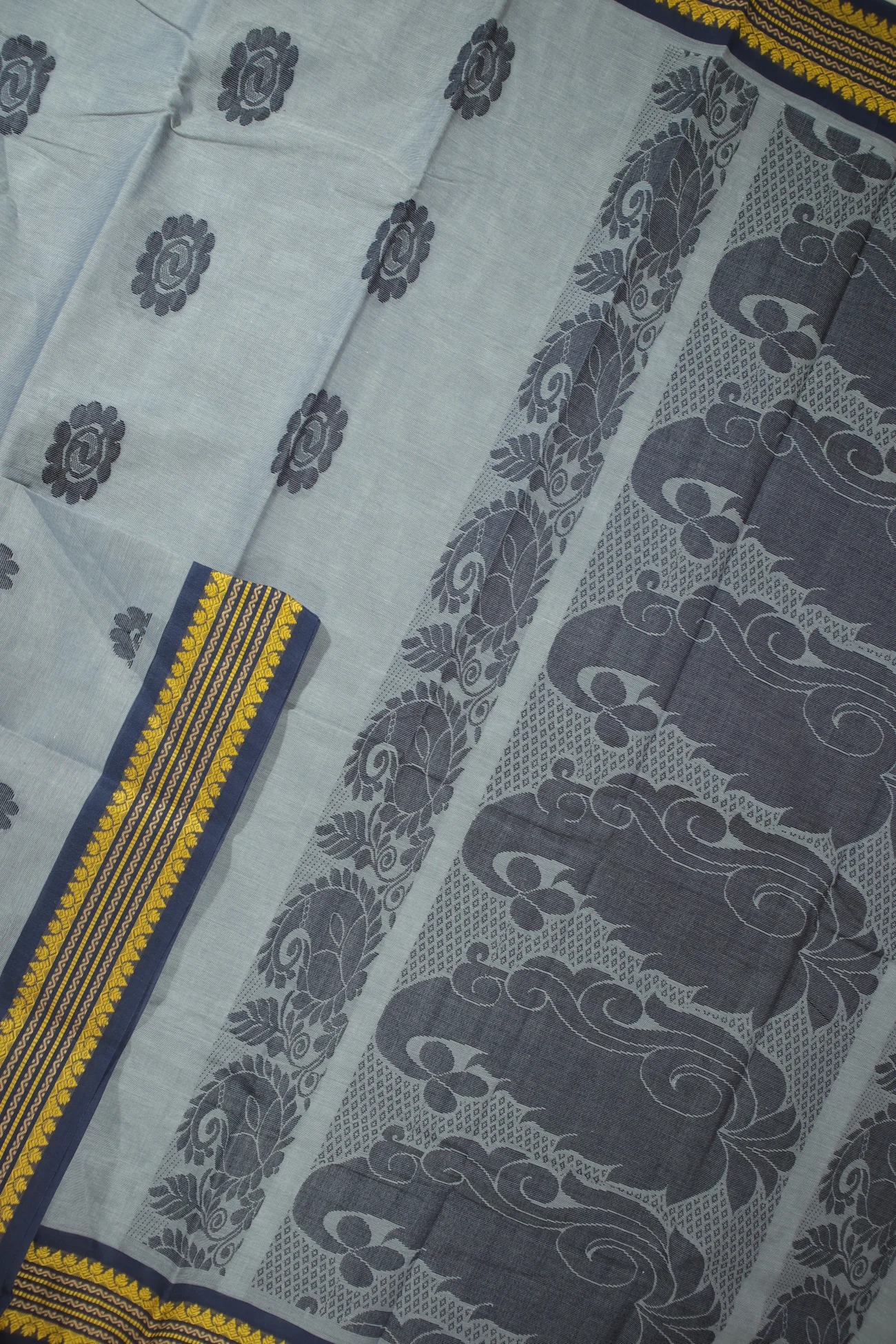 gray-flower-coimbatore-cotton-saree-cbe000107-b