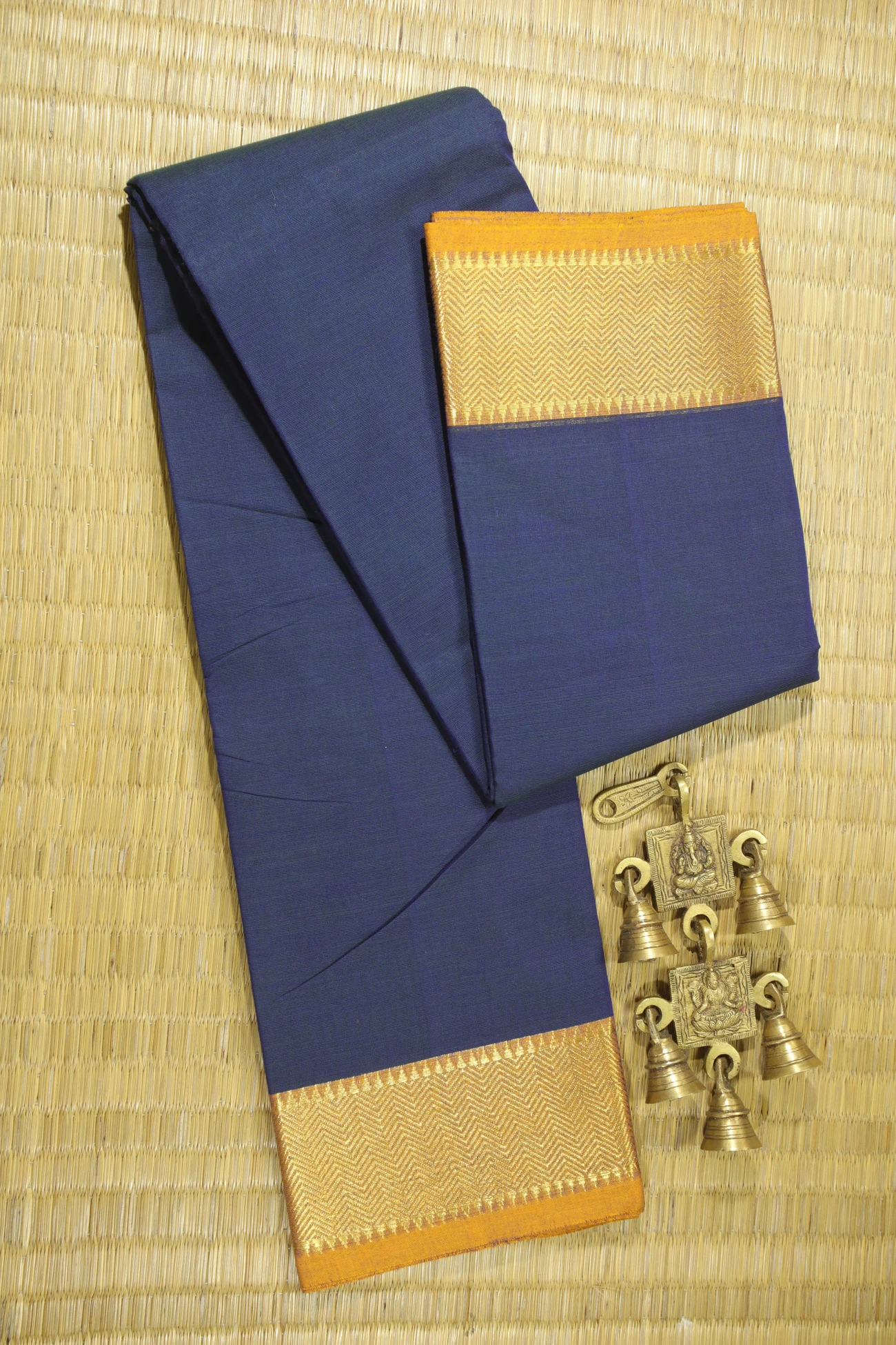 navy-temple-malarkodi-saree-mk007676-a