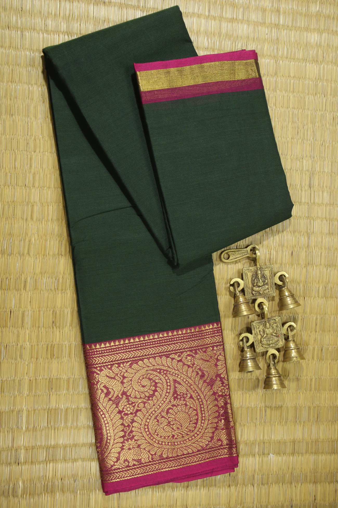 dark-green-peacock-malarkodi-saree-mk007458-a