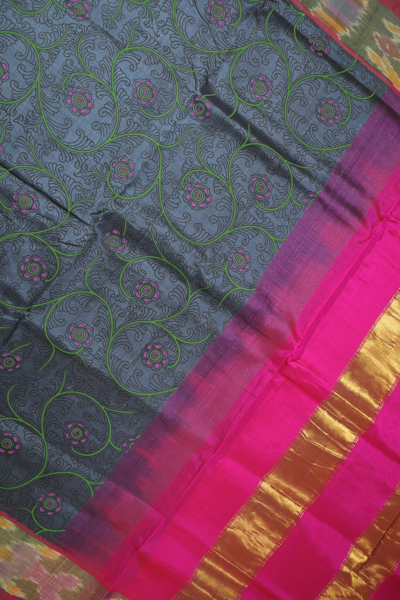 gray-flower-kanchi-silk-cotton-saree-sc002801-d