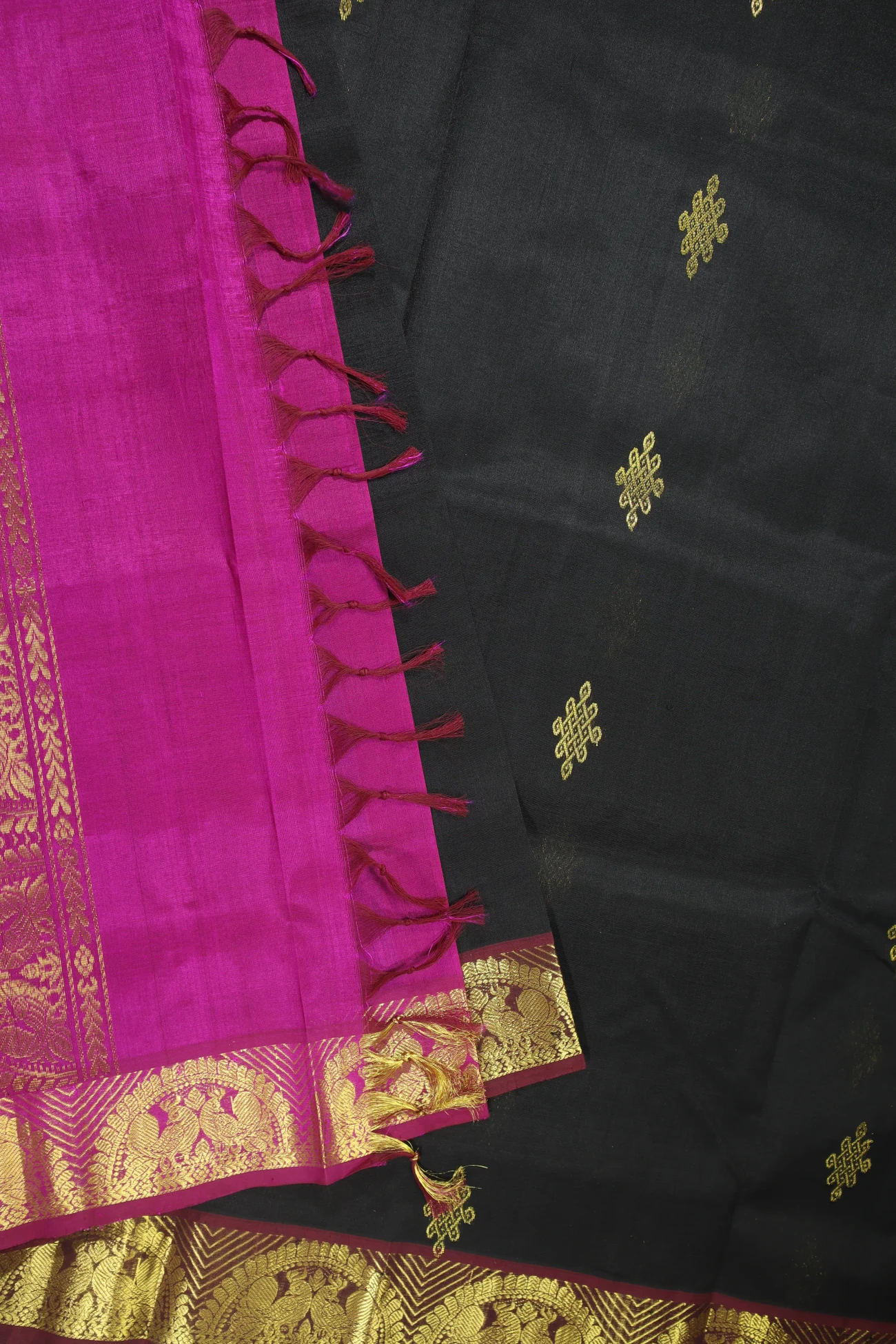 black-peacock-kolam-silk-cotton-saree-sc002791-b