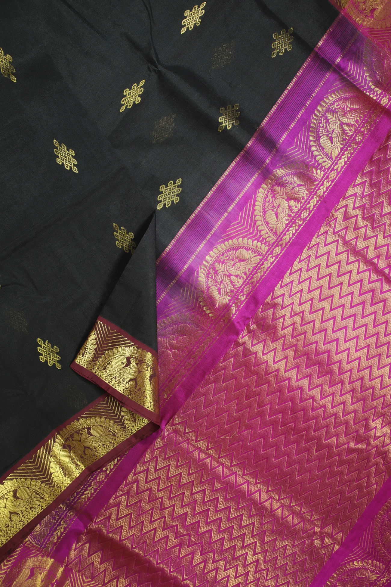 black-peacock-kolam-silk-cotton-saree-sc002791-c