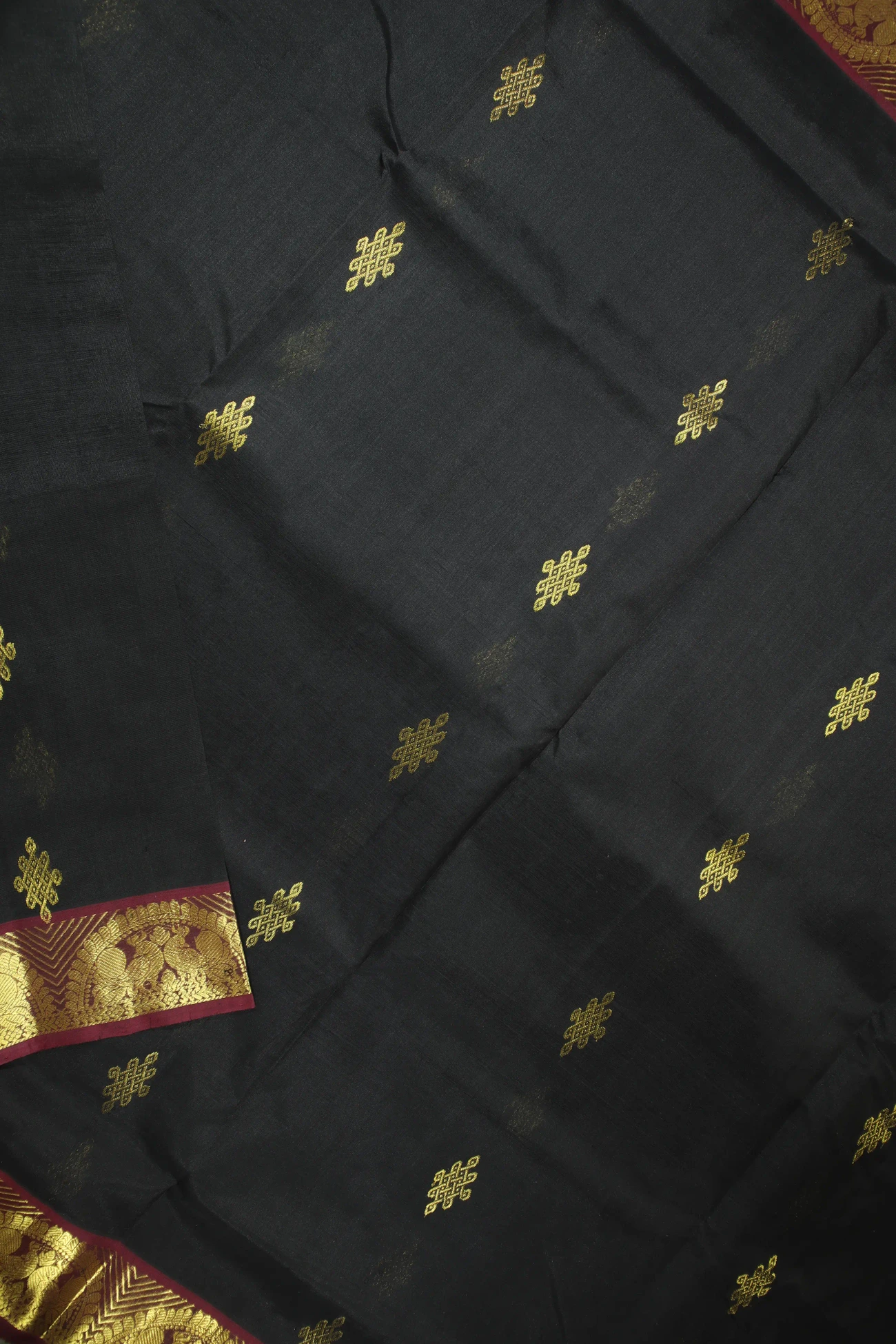 black-peacock-kolam-silk-cotton-saree-sc002791-e