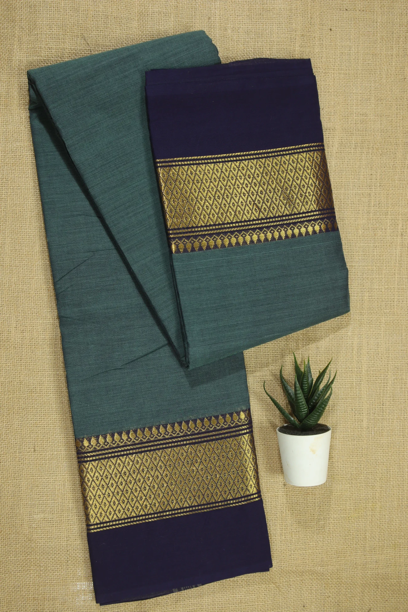 teal-mayil-kan-leaf-malarkodi-saree-mk007866-a