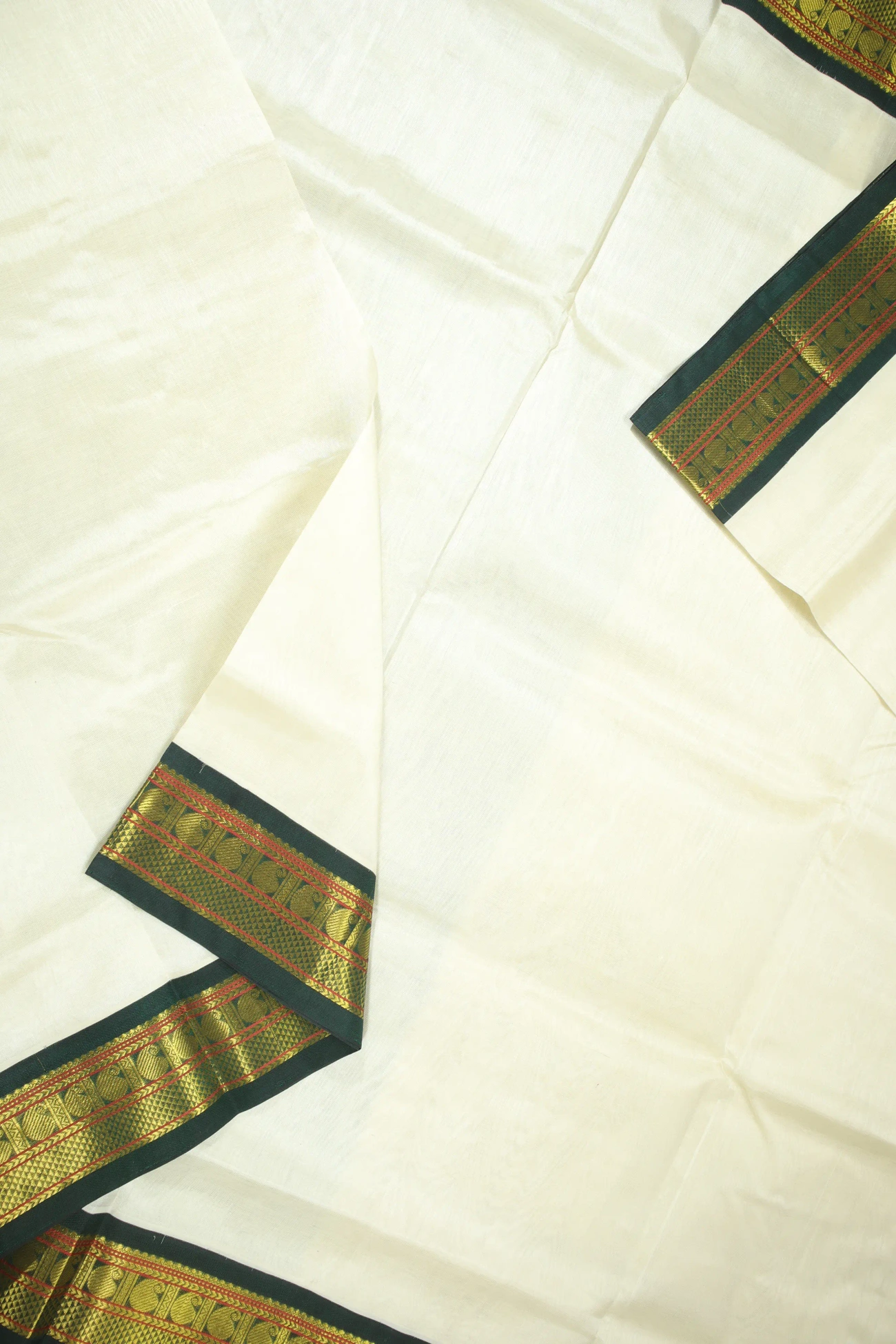 white-mango-silk-cotton-saree-sc002819-e