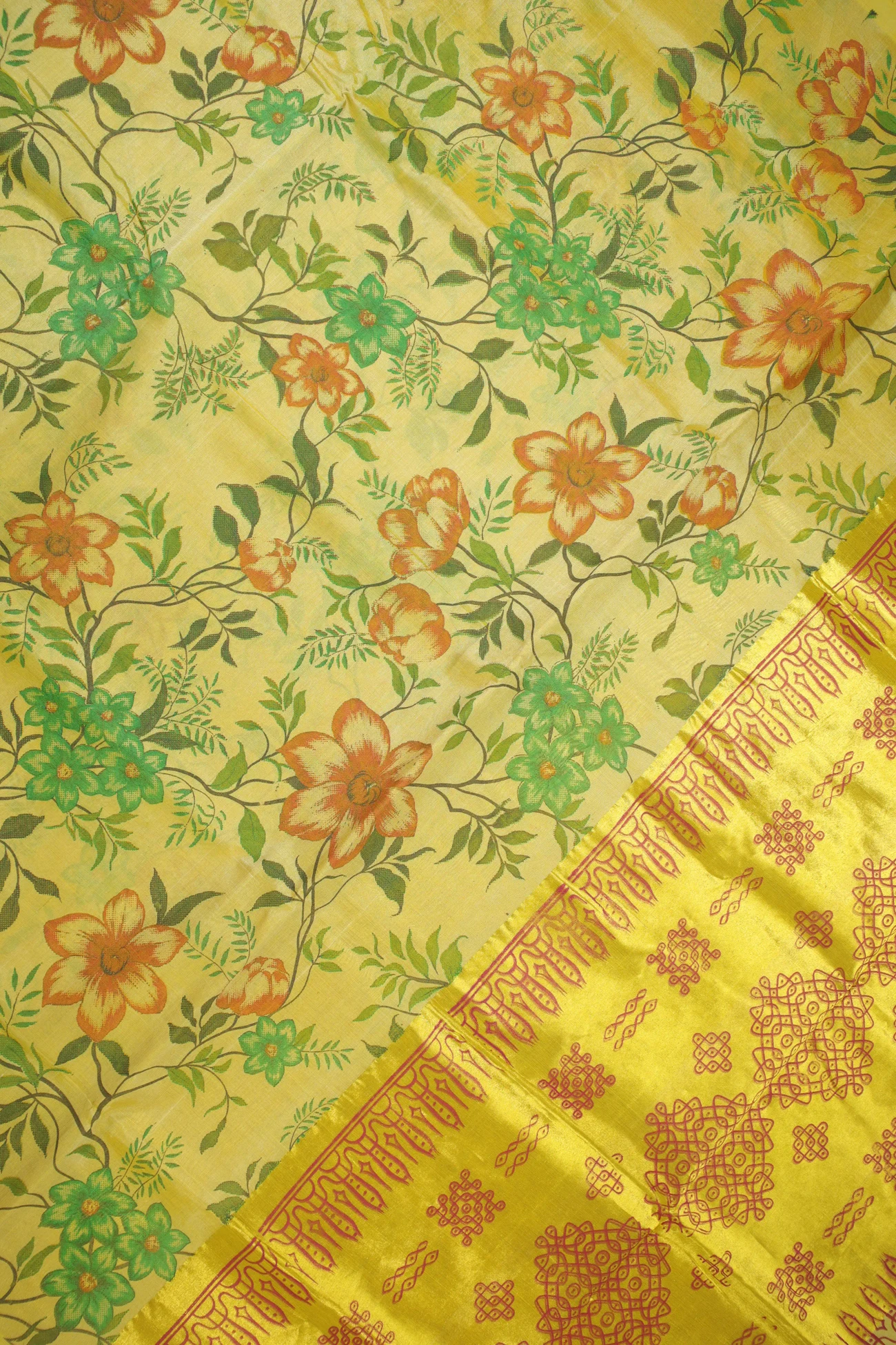 yellow-flower-leaf-kanchi-silk-cotton-saree-sc002805-d