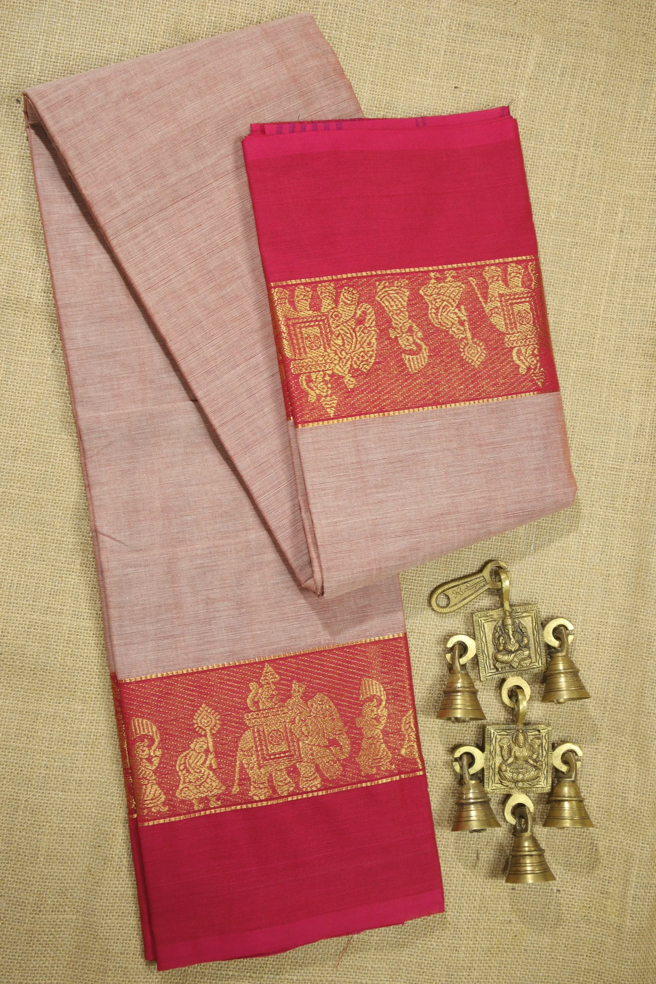 light-coral-elephant-doll-malarkodi-saree-mk007786-a