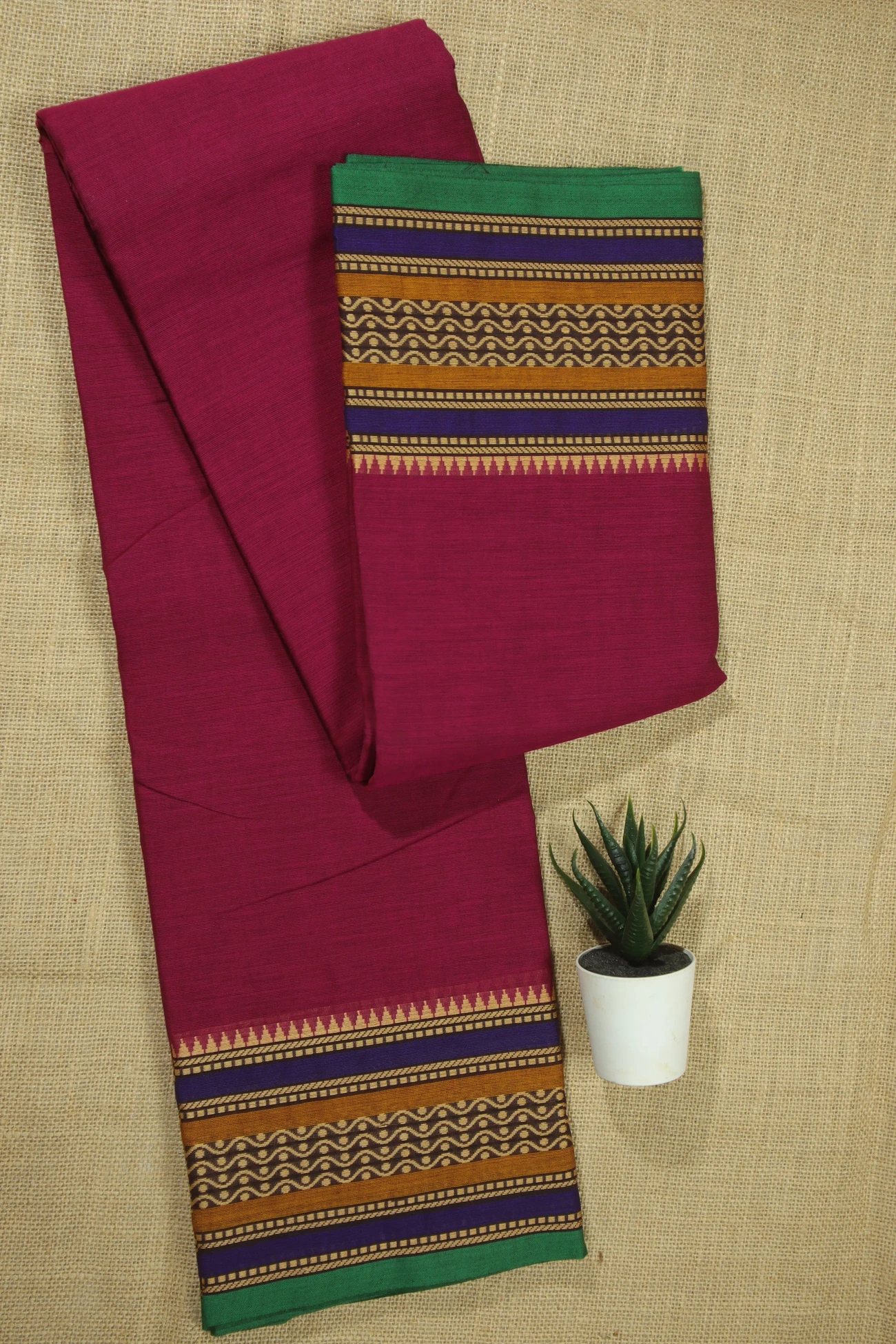 dark-magenta-zigzag-malarkodi-saree-mk007745-a