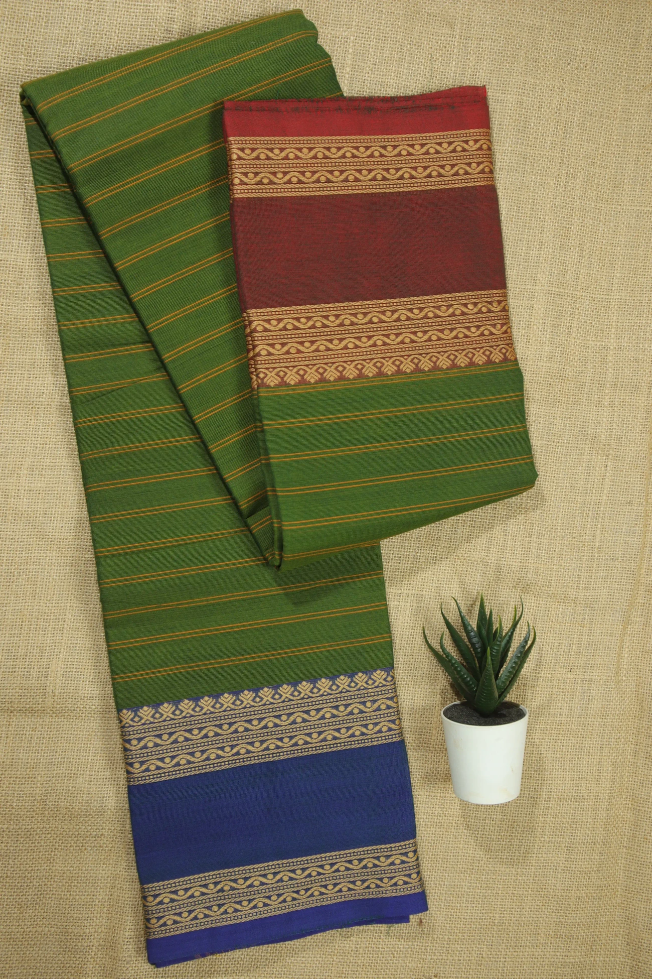 green-horizontal-stripes-malarkodi-saree-mk007748-a