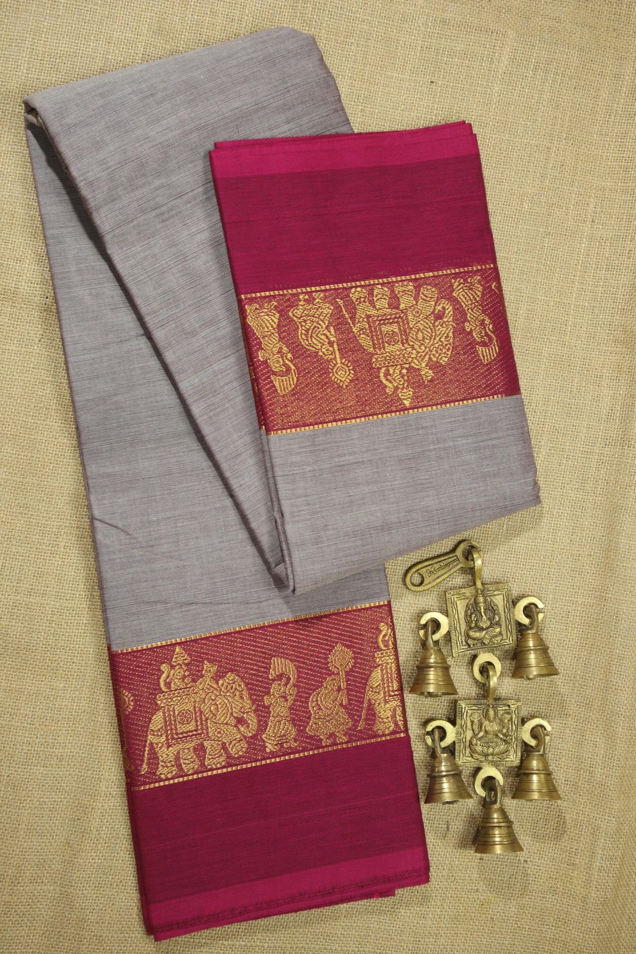 dim-gray-elephant-doll-malarkodi-saree-mk007818-a