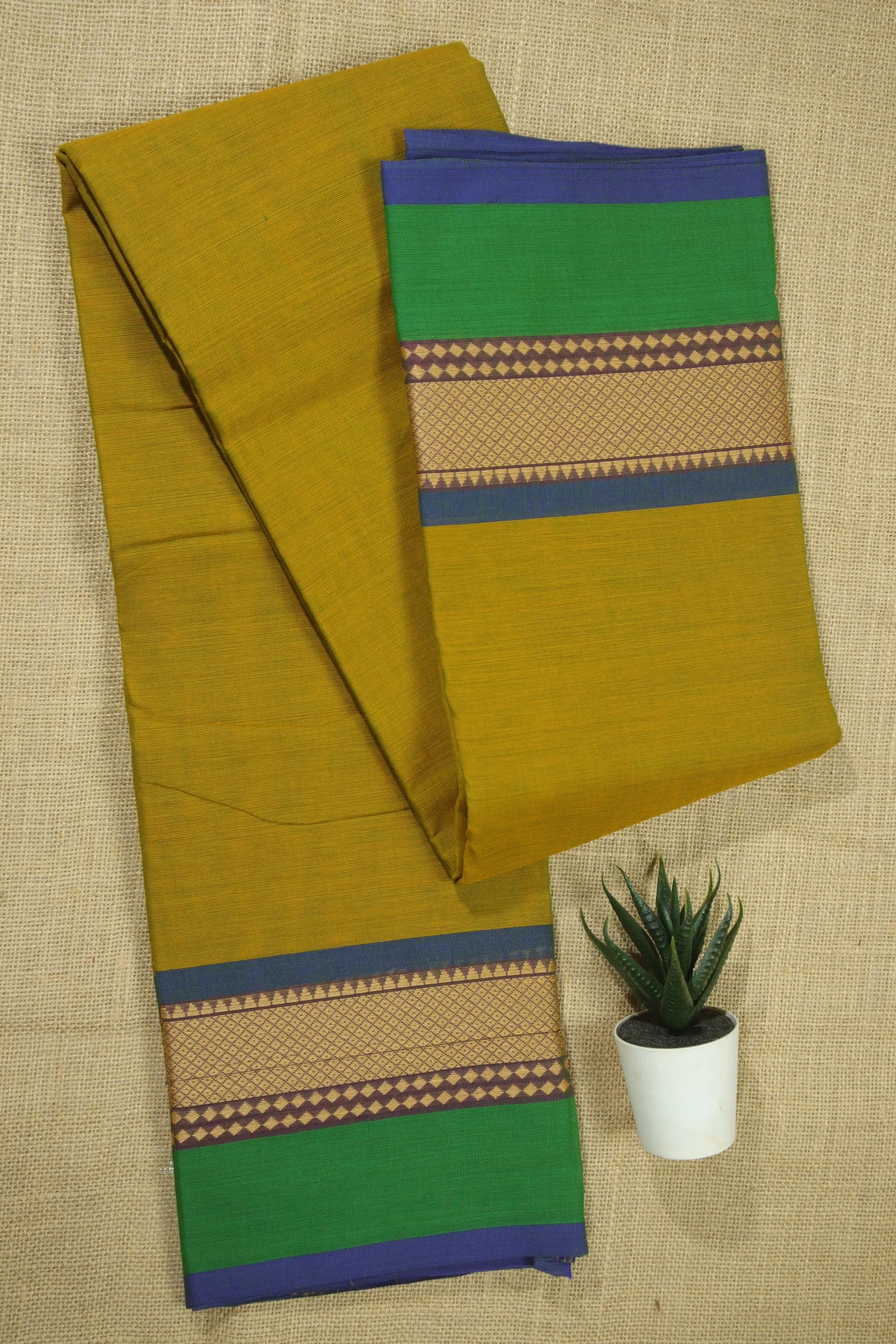 mustard-mayil-kan-malarkodi-saree-mk007735-a