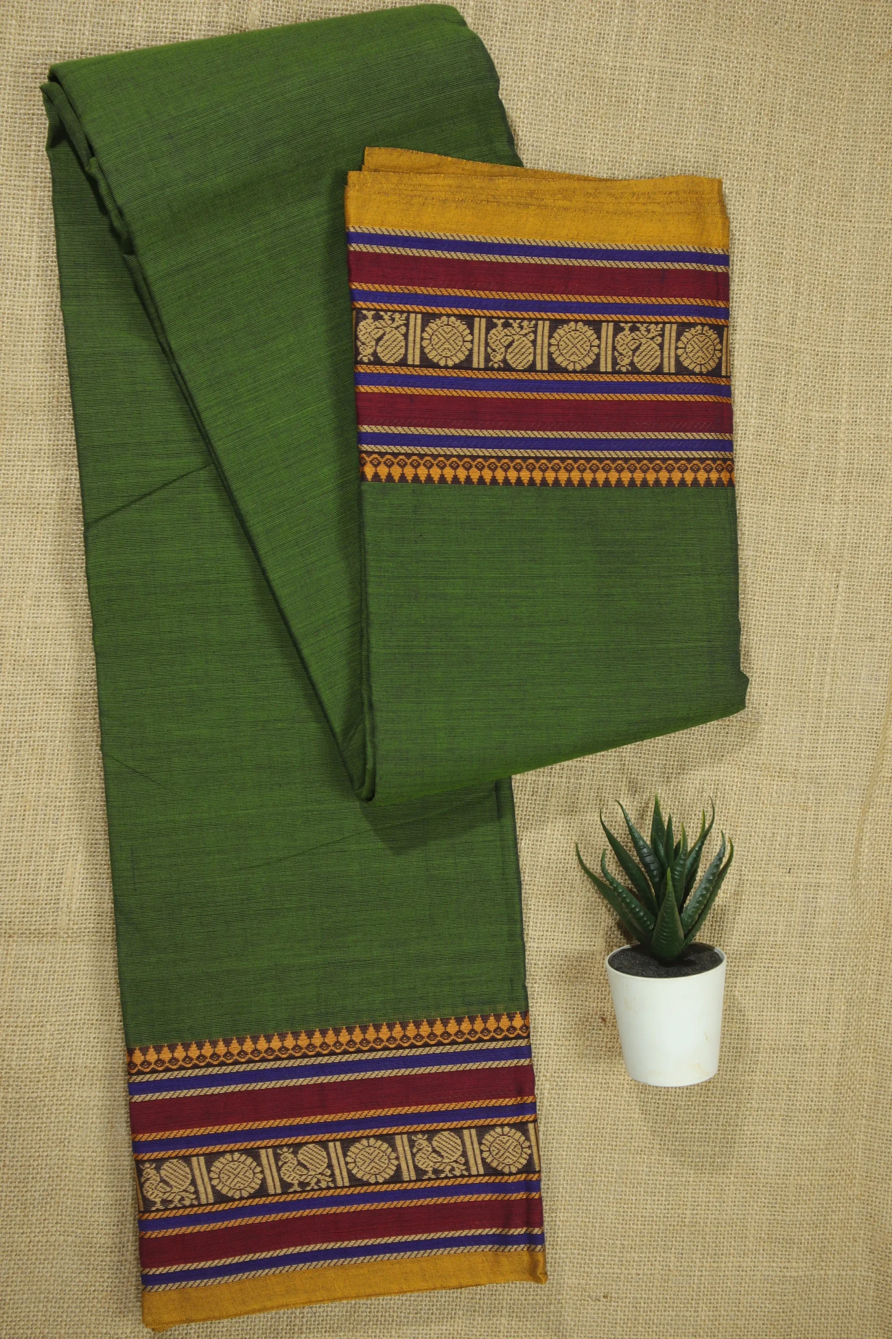 green-peacock-malarkodi-saree-mk007738-a