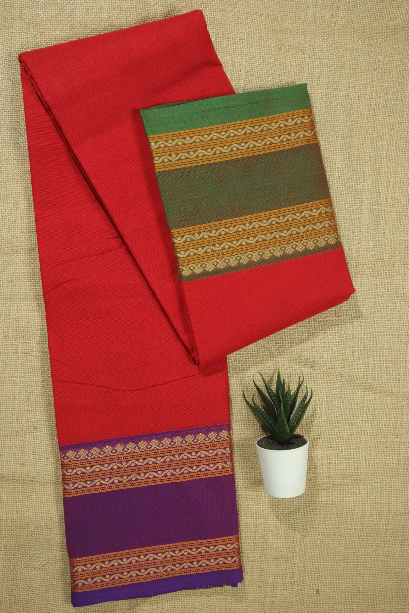 red-zigzag-malarkodi-saree-mk007759-a