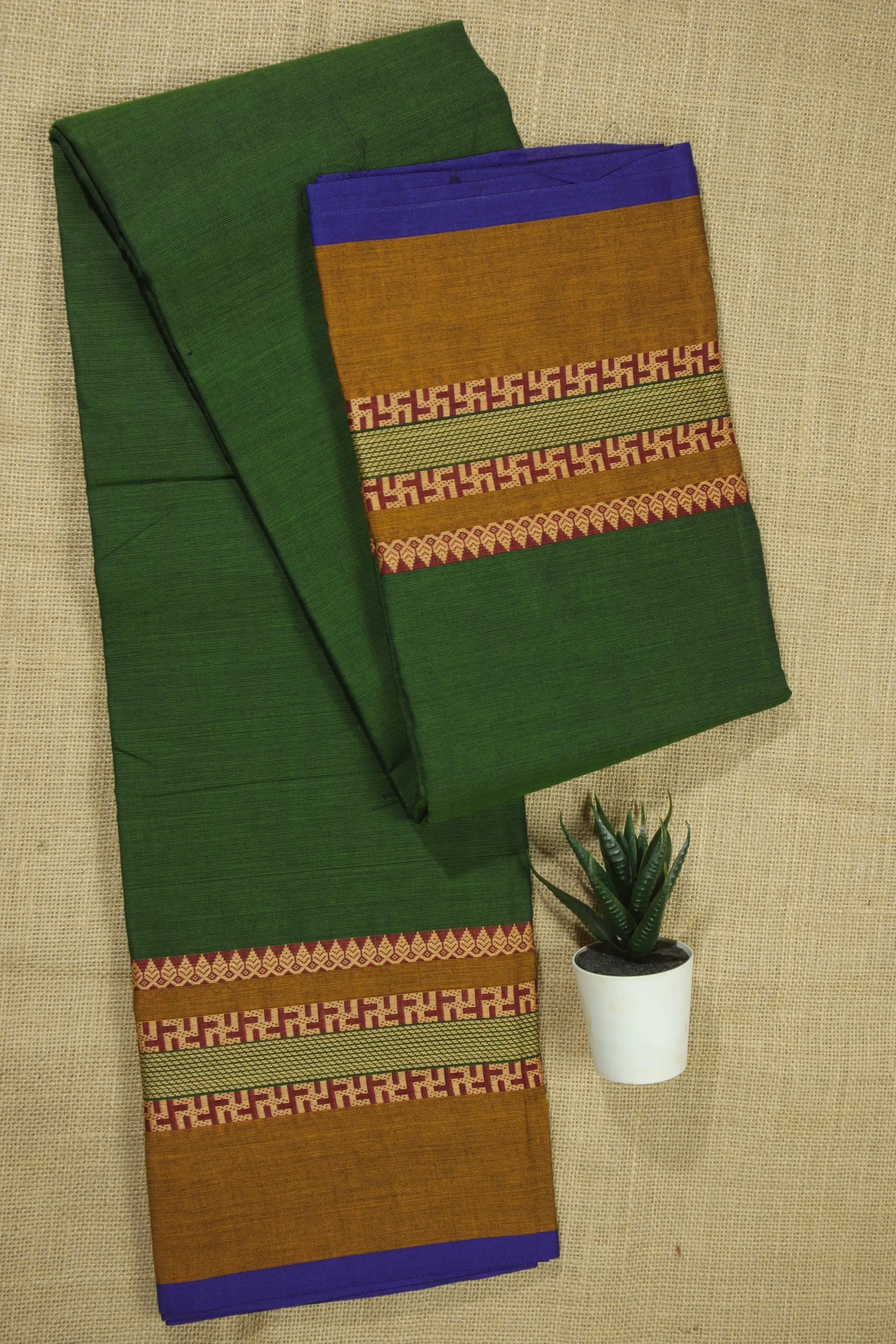 green-swastik-malarkodi-saree-mk007729-a