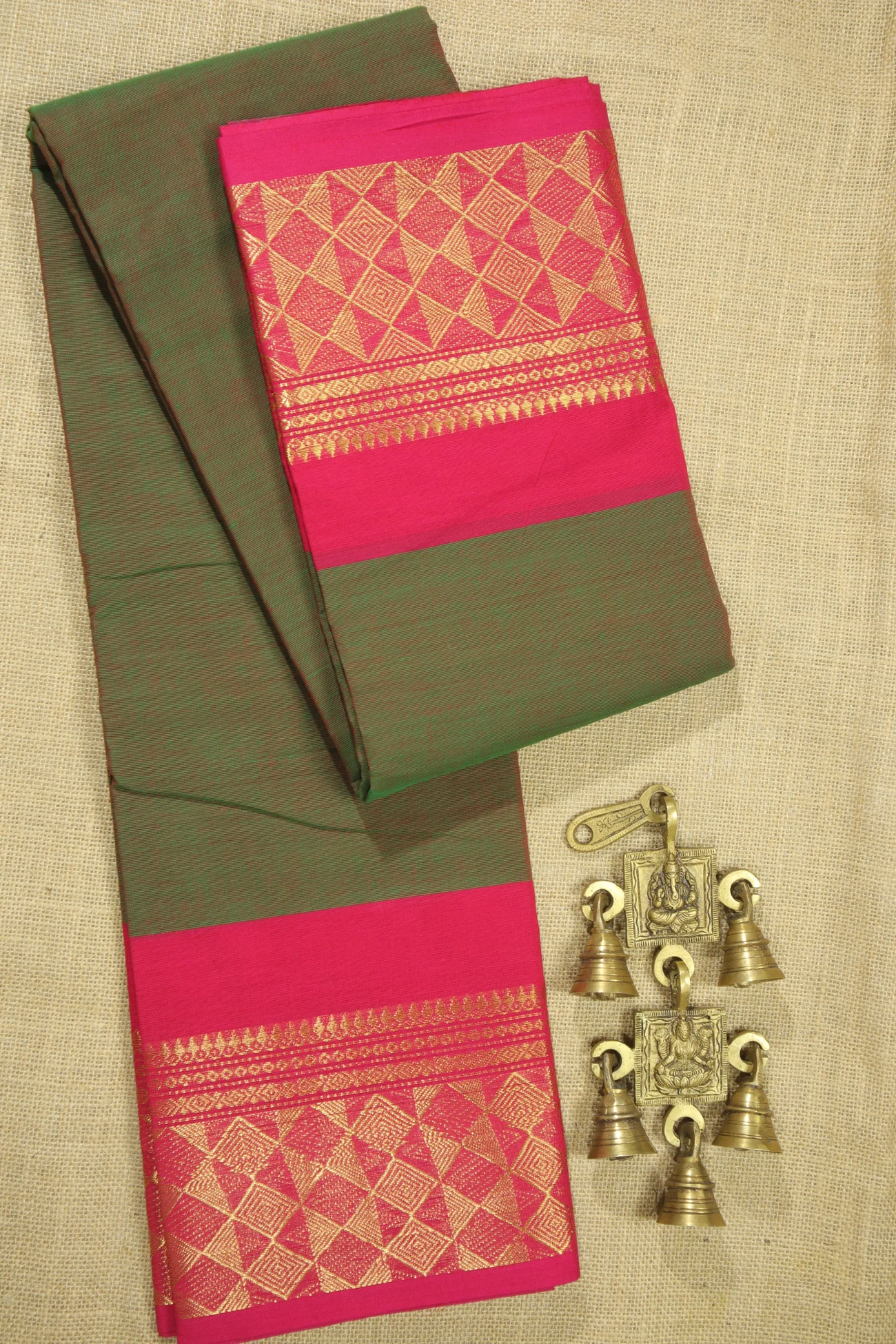 light-green-zigzag-malarkodi-saree-mk007817-a