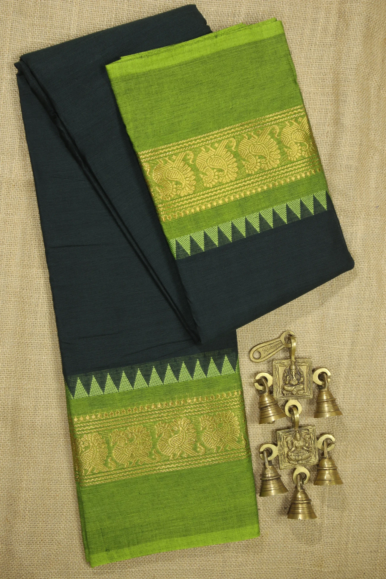 dark-green-peacock-ruthratcham-malarkodi-sarees-mk007776-a