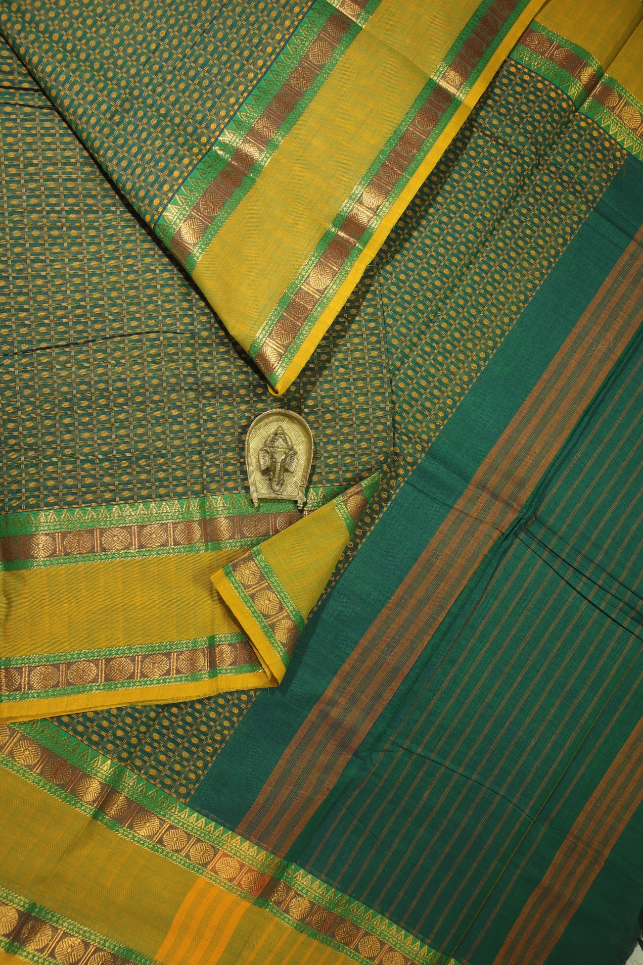 green-plus-checked-kanchi-cotton-saree-uu005330-a