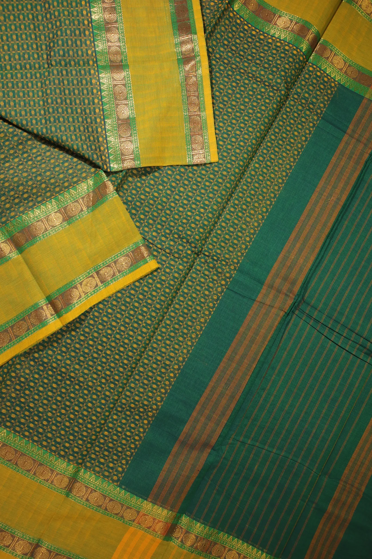 green-plus-checked-kanchi-cotton-saree-uu005330-b