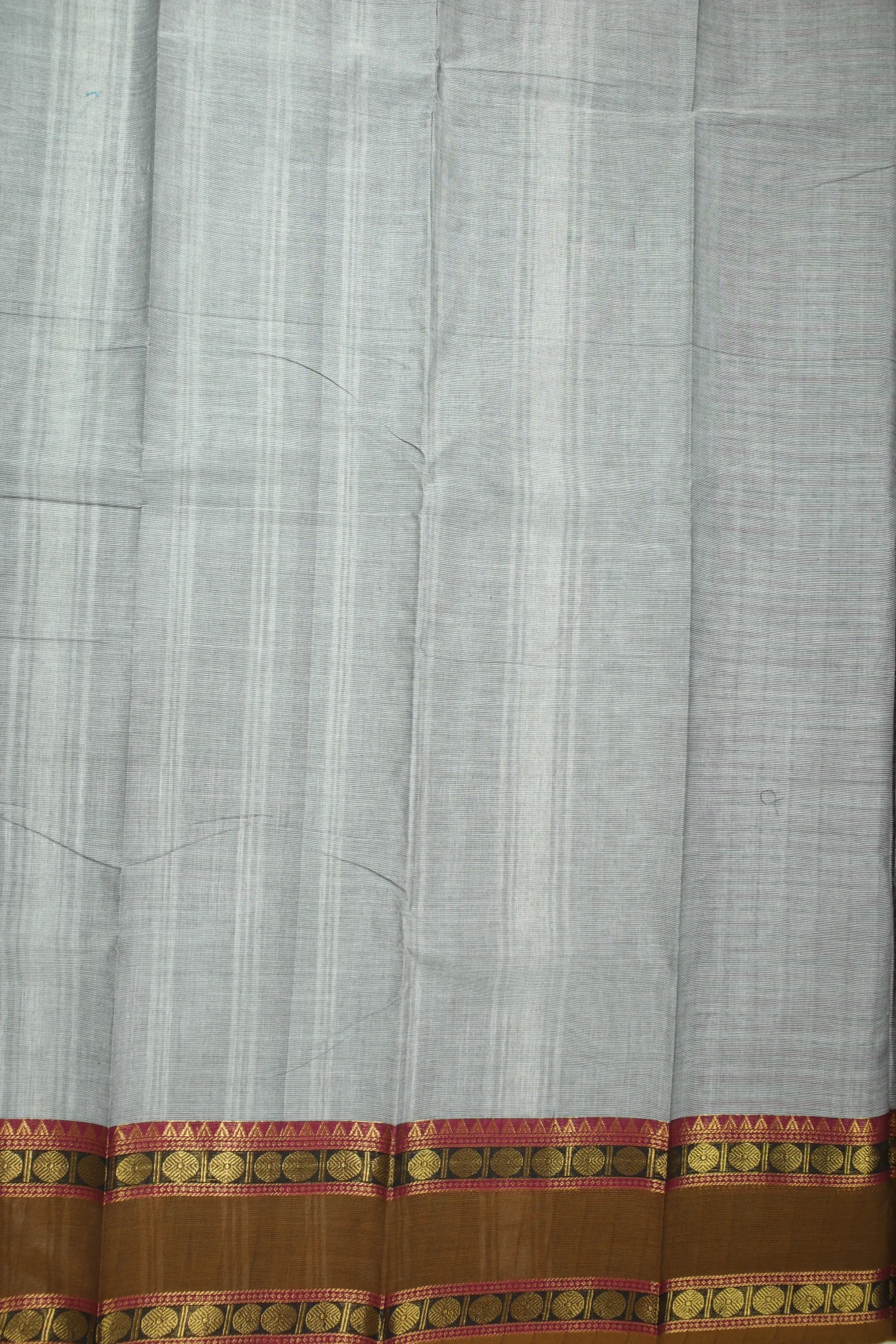 gray-plus-checked-kanchi-cotton-saree-uu005335-d