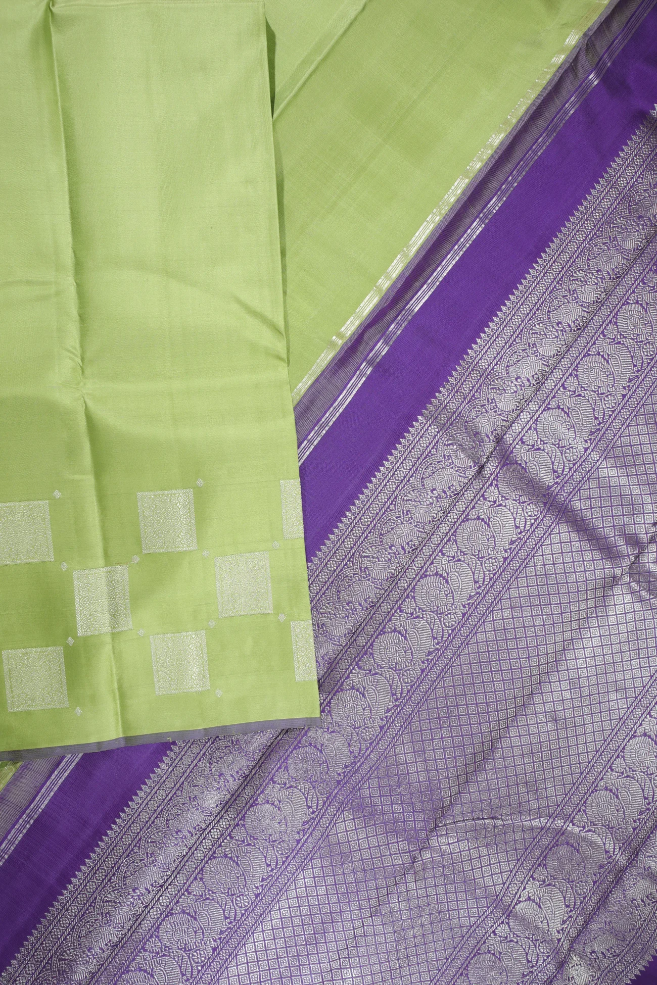 pista-green-flower-kanchipuram-silk-saree-ksp000007-b