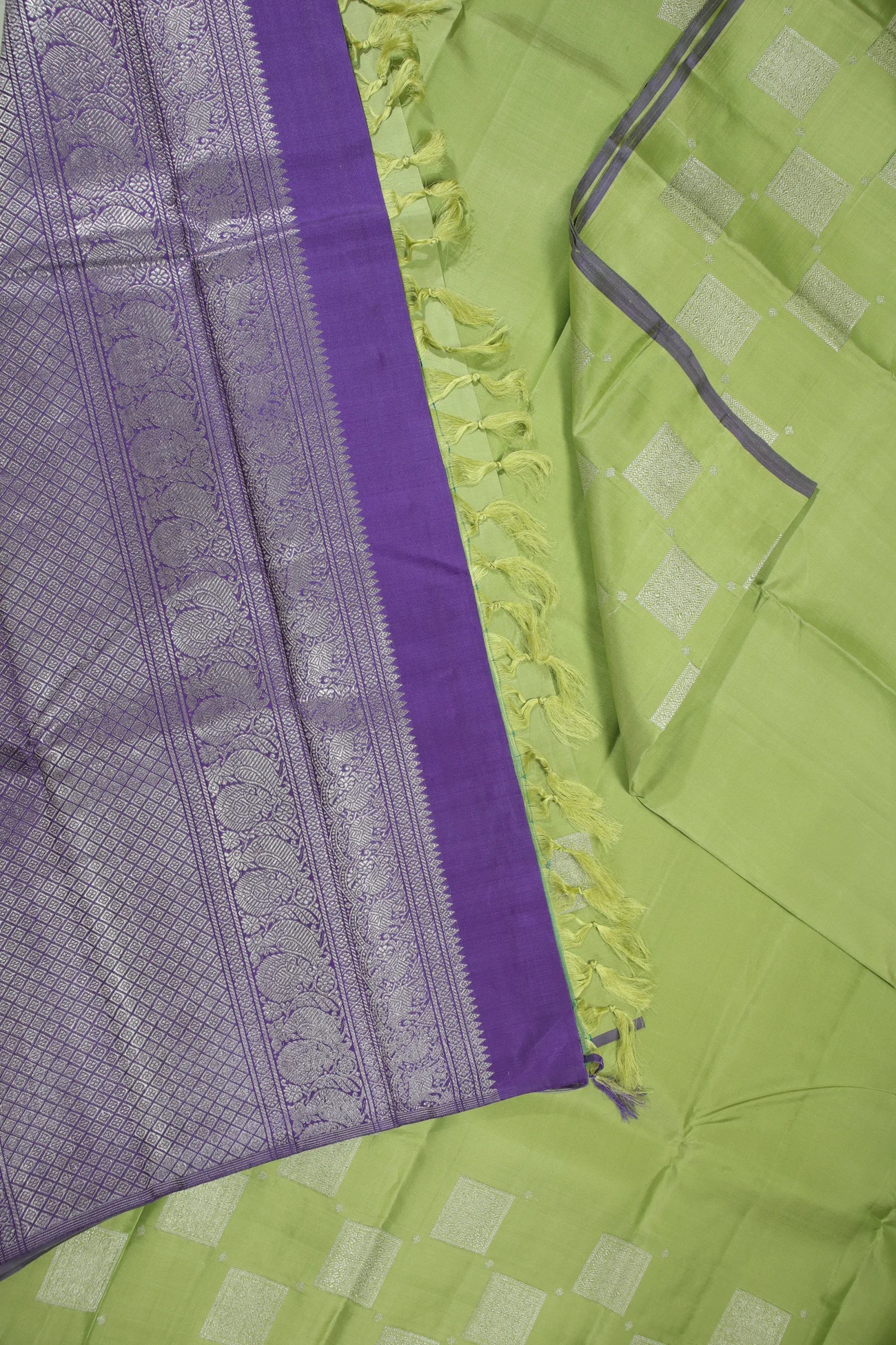 pista-green-flower-kanchipuram-silk-saree-ksp000007-e