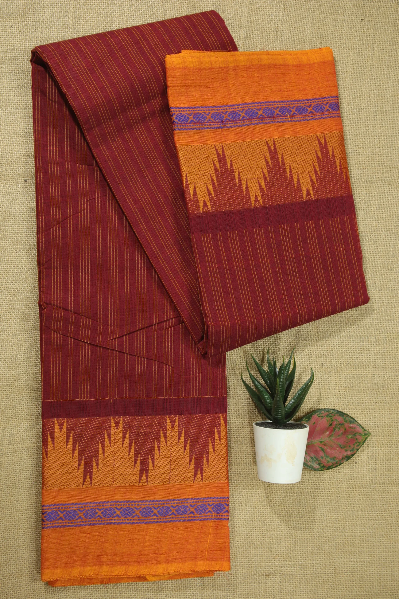 maroon-thalampoo-reku-checked-saree-ck002438-a