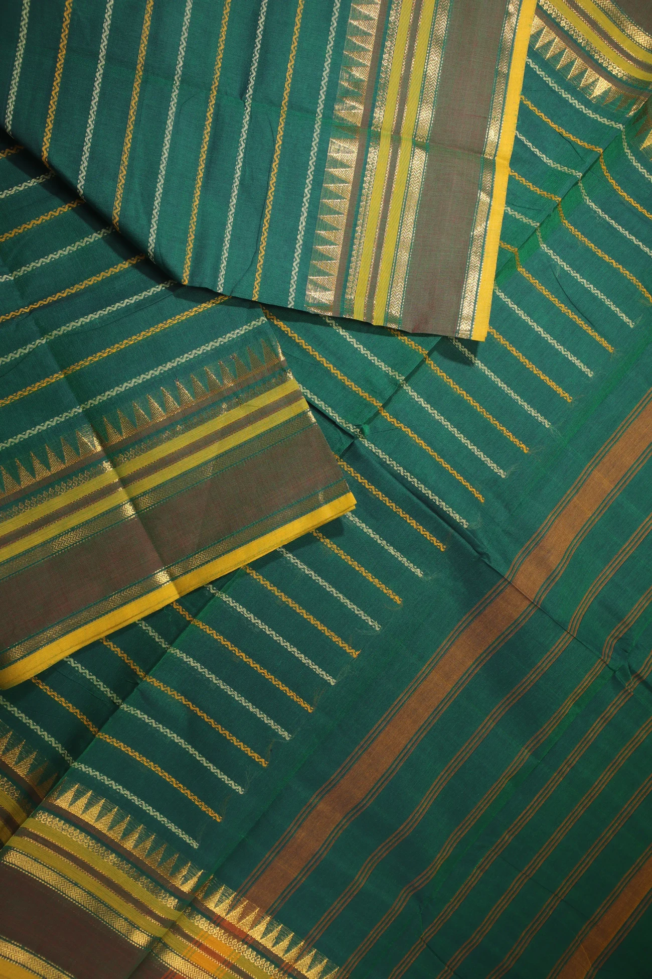 dark-green-temple-veldhari-grand-chettinad-saree-gc001764-b