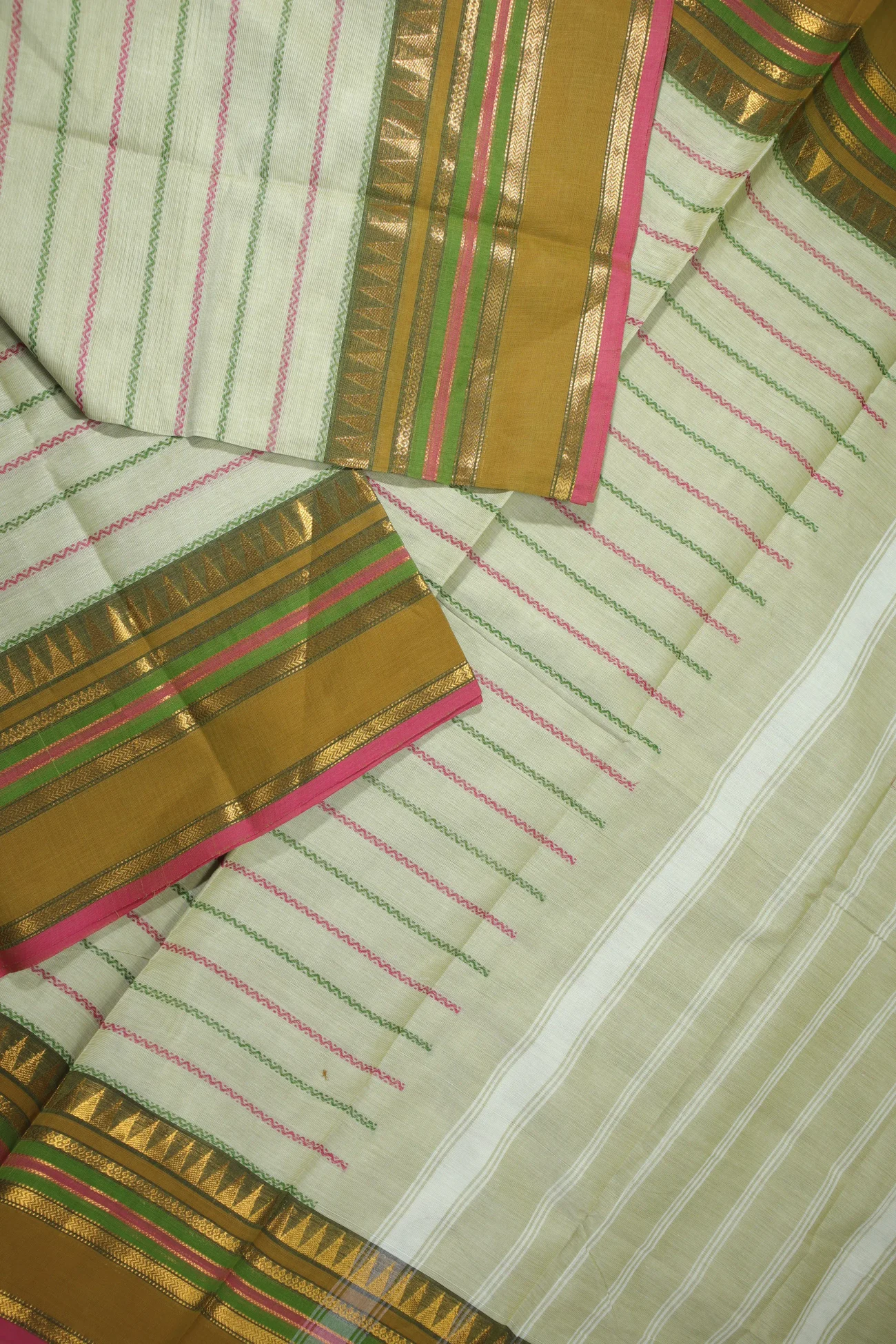 light-green-veldhari-temple-grand-chettinad-saree-gc001761-b