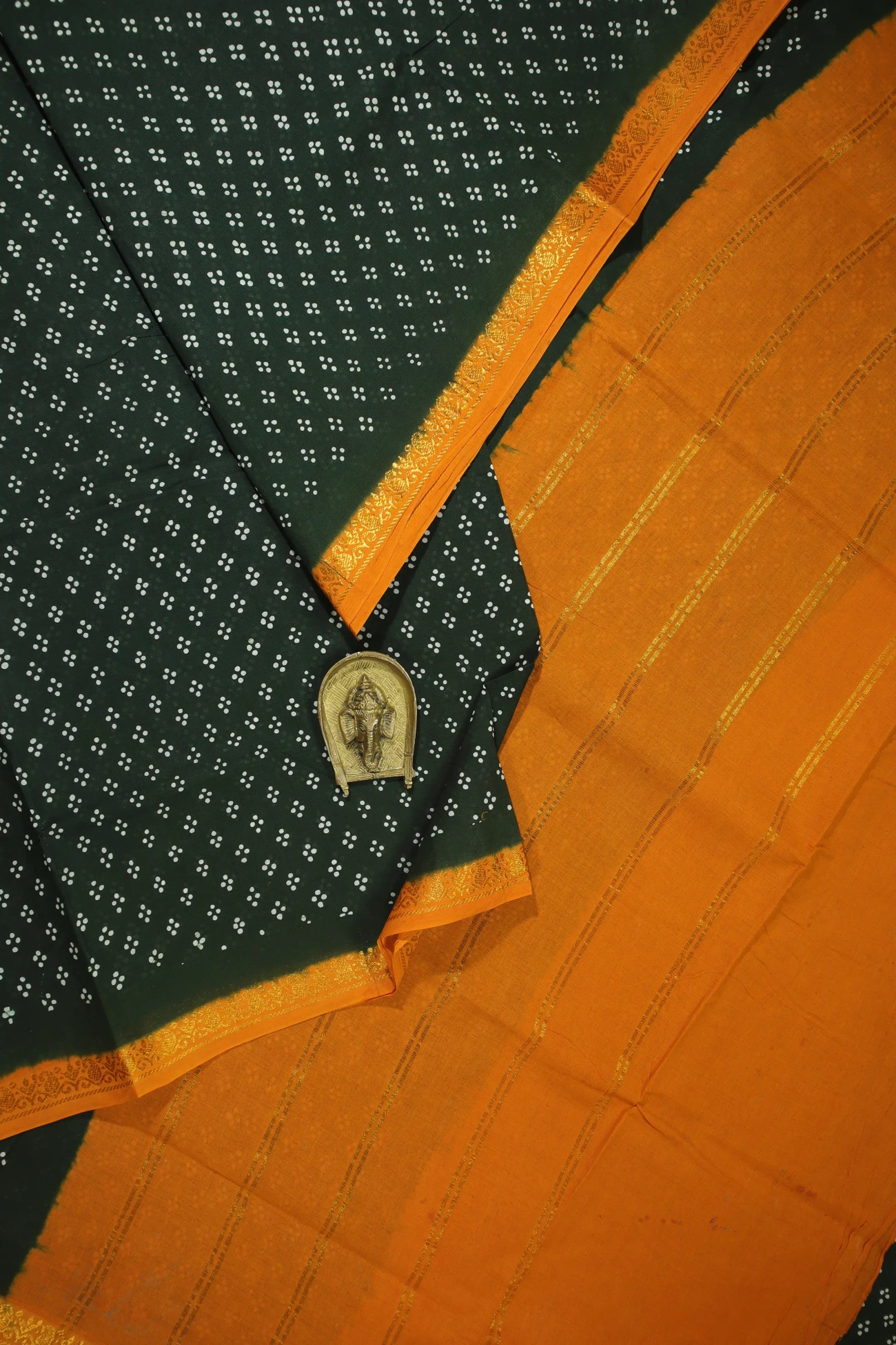 dark-green-mango-madurai-sungudi-saree-ss006115-a