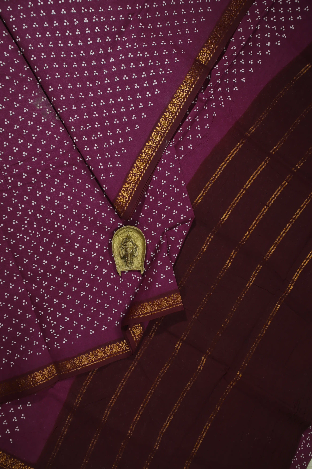 magenta-buttas-mango-madurai-sungudi-saree-ss006108-a