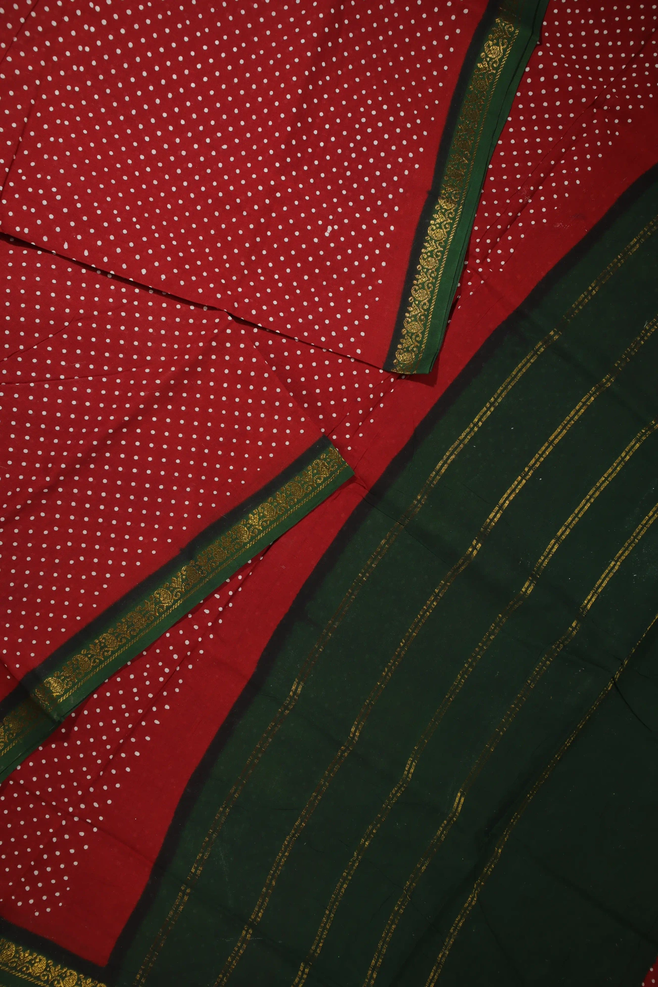 red-buttas-madurai-sungudi-saree-ss006117-b