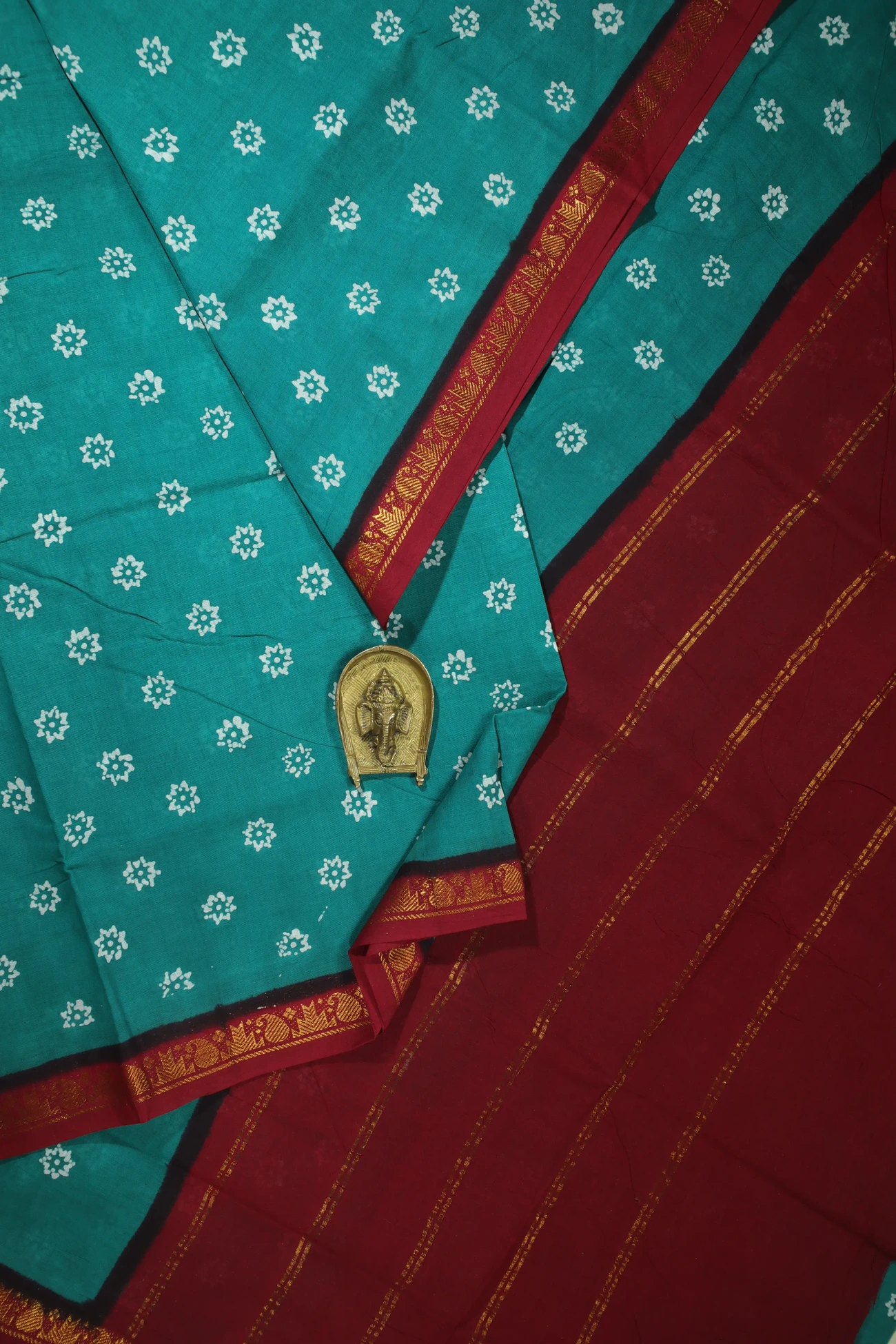 light-green-thalampoo-reku-mango-madurai-sungudi-saree-ss006131-a