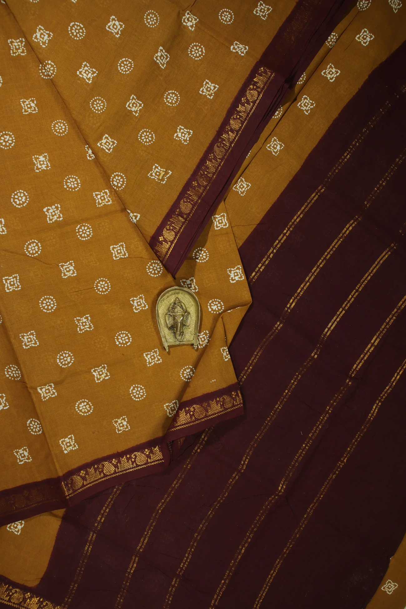 brown-thalampoo-reku-mango-madurai-sungudi-saree-ss006139-a