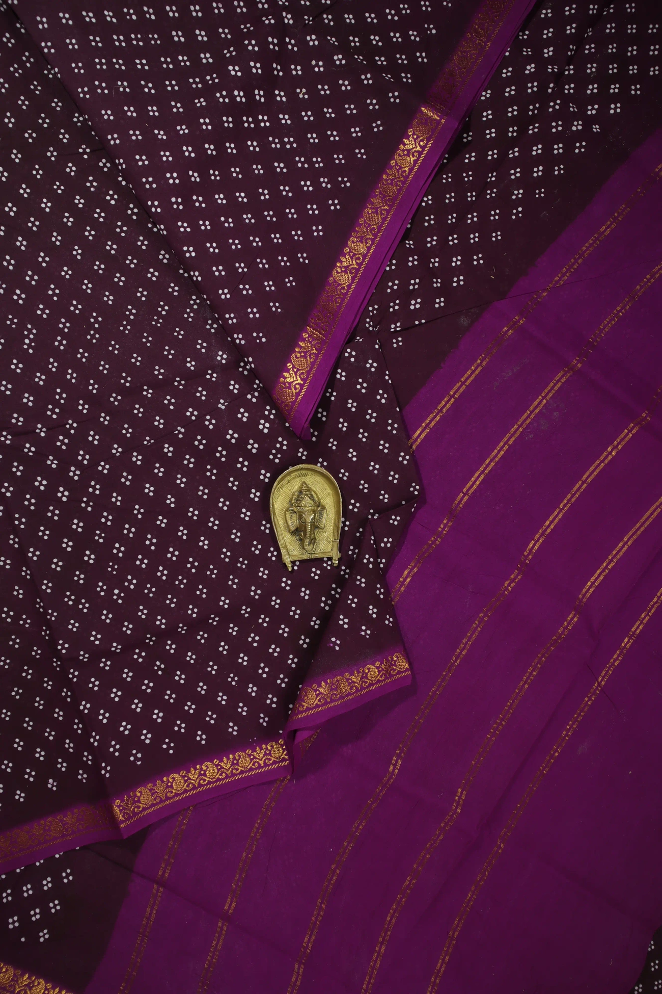 magenta-mango-buttas-madurai-sungudi-saree-ss006077-a