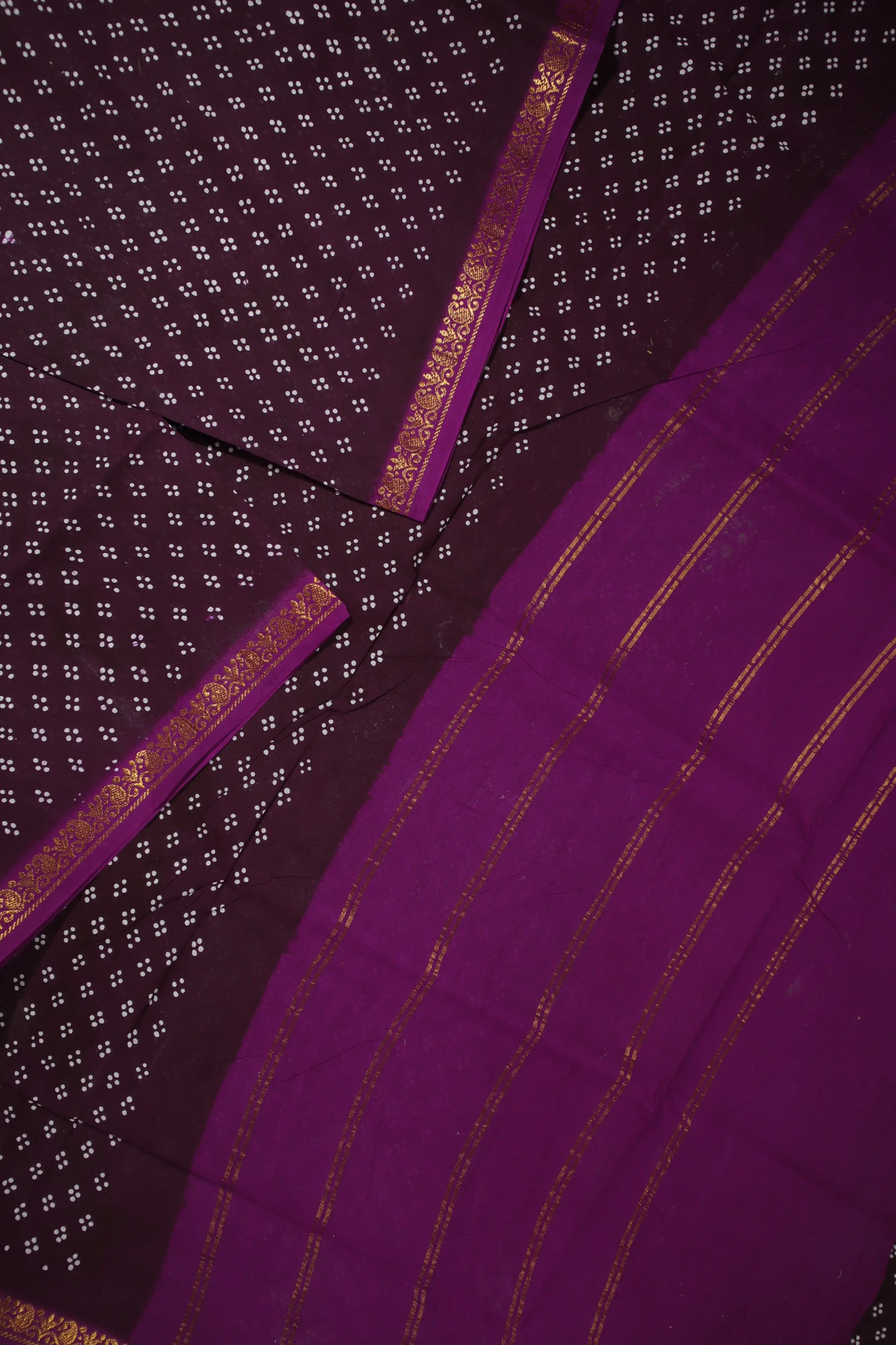 magenta-mango-buttas-madurai-sungudi-saree-ss006077-b