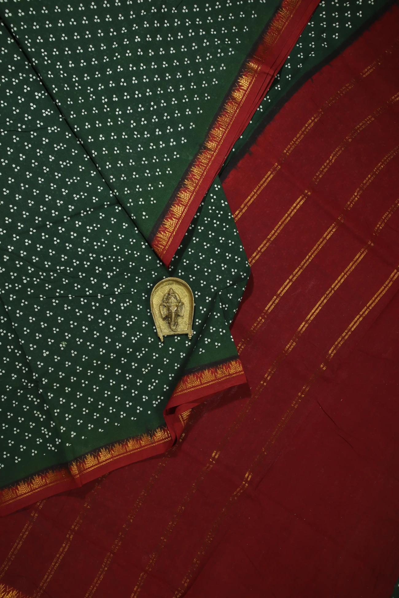 dark-green-dots-temple-madurai-sungudi-saree-ss006101-a