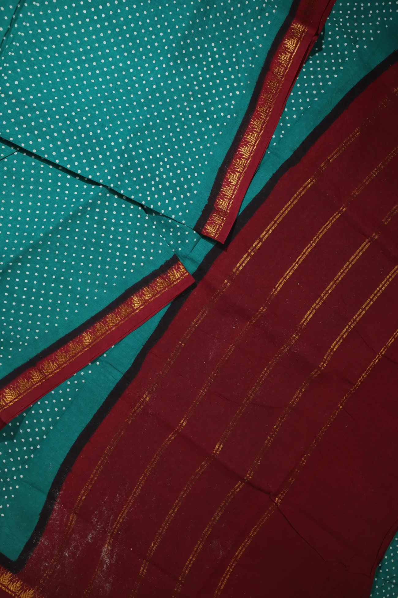 green-thalampoo-reku-madurai-sungudi-saree-ss006129-b