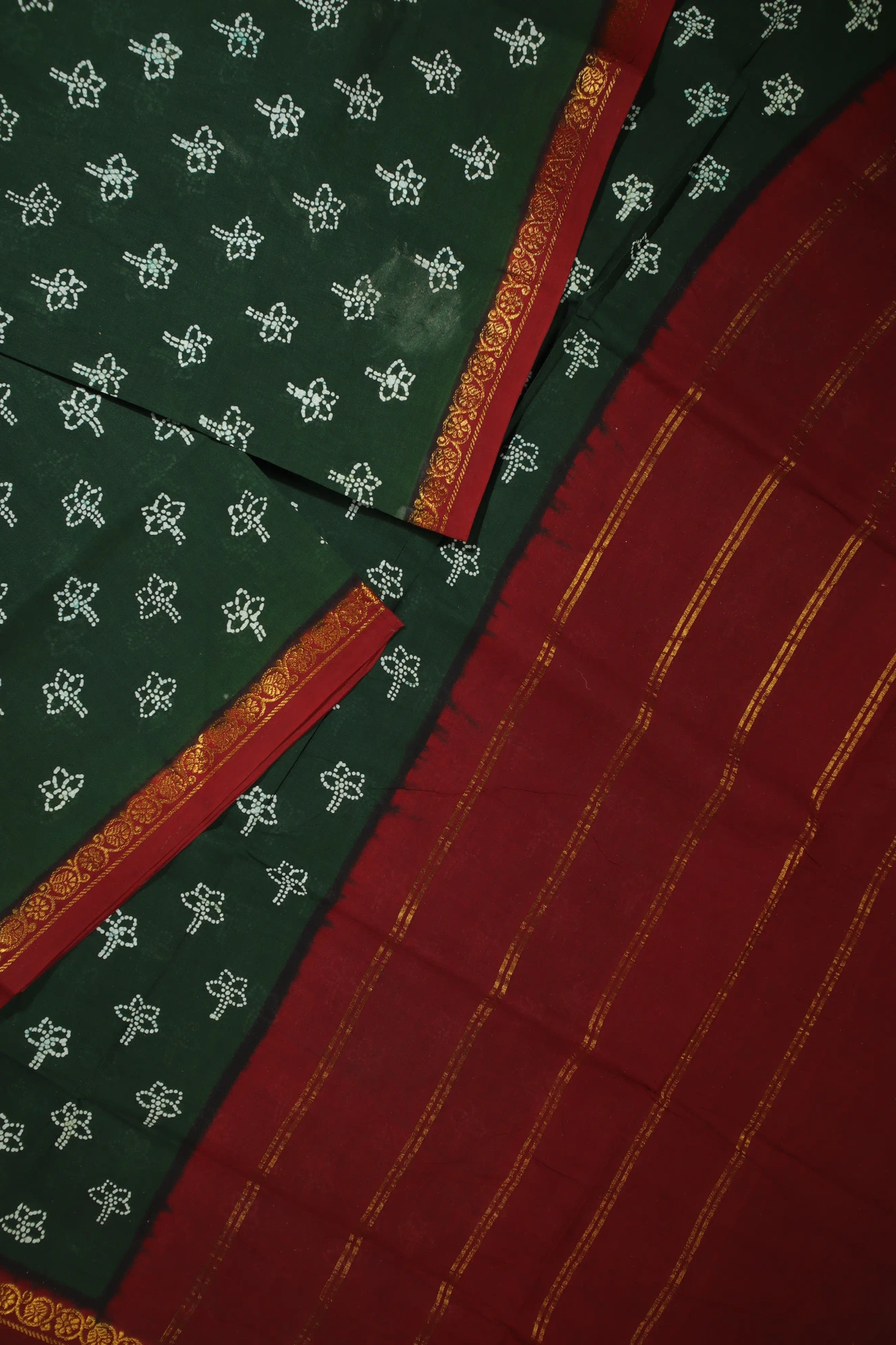 dark-green-flower-madurai-sungudi-saree-ss006122-b