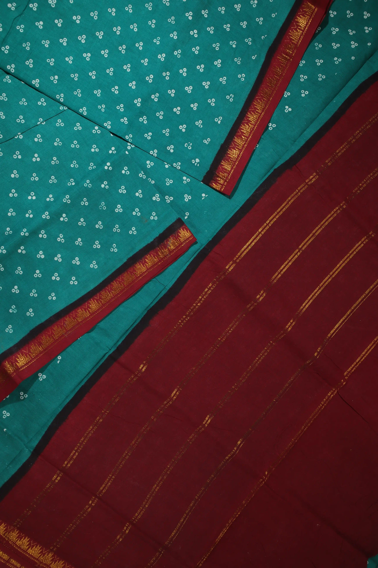 light-green-thalampoo-reku-madurai-sungudi-saree-ss006106-b