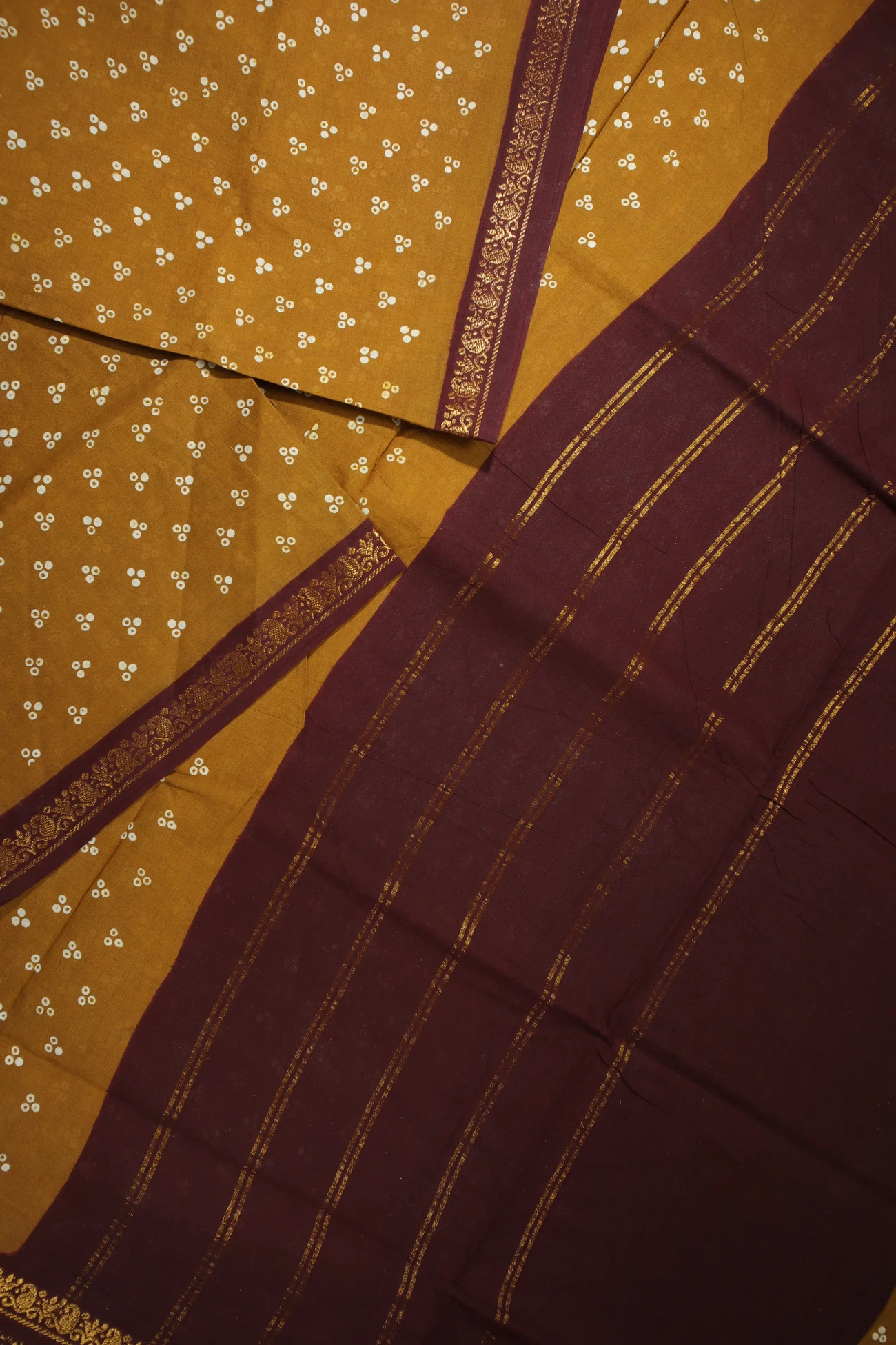 sandy-brown-dots-mango-madurai-sungudi-saree-ss006156-b